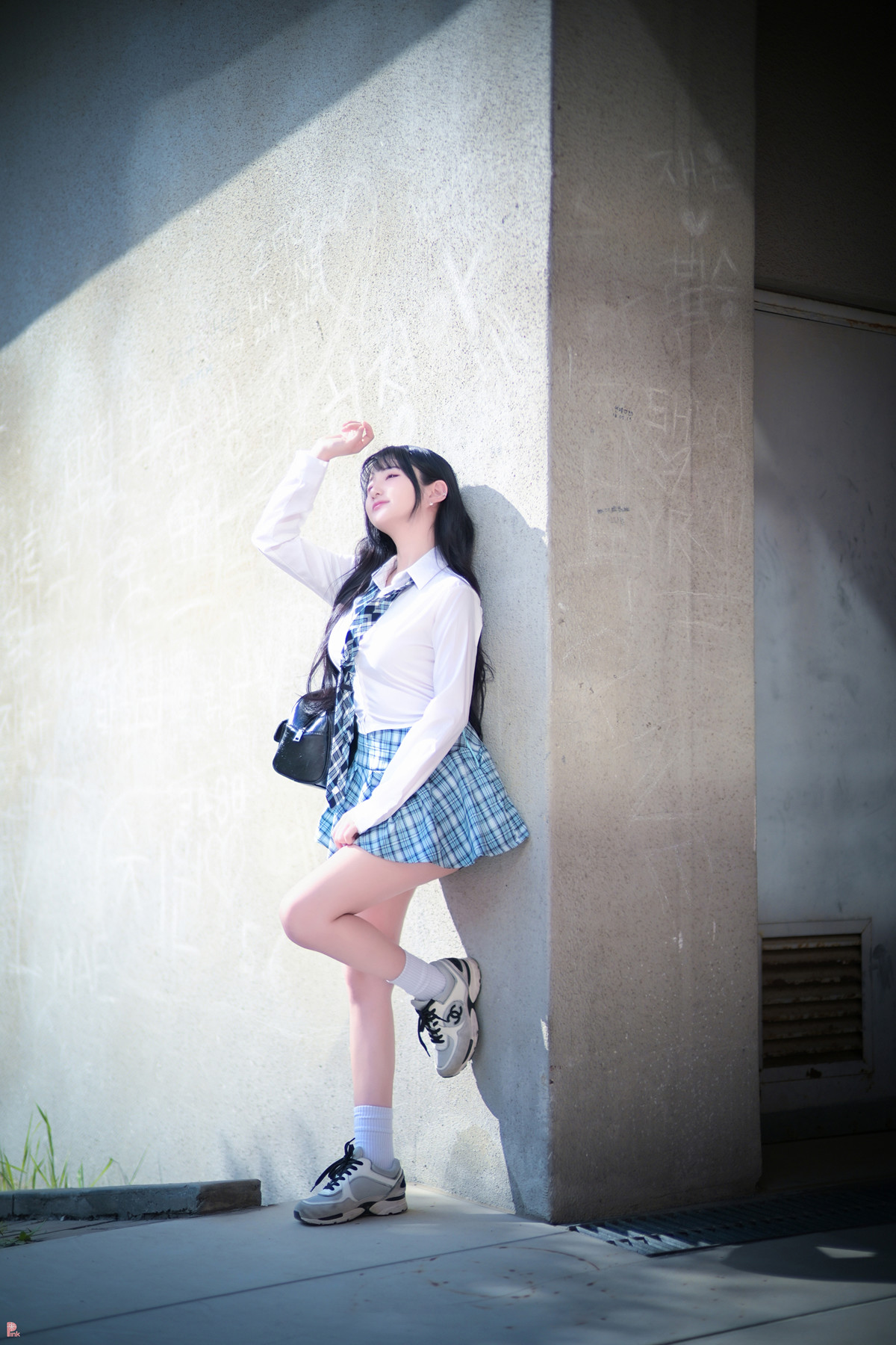 Han Jina 한지나, PINK Photobook ‘Sunshine’ Set.01の写真 23