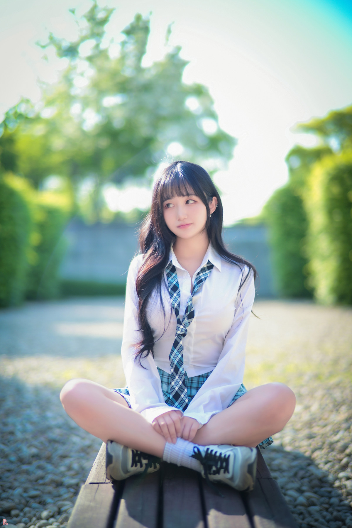 Han Jina 한지나, PINK Photobook ‘Sunshine’ Set.02の写真 5
