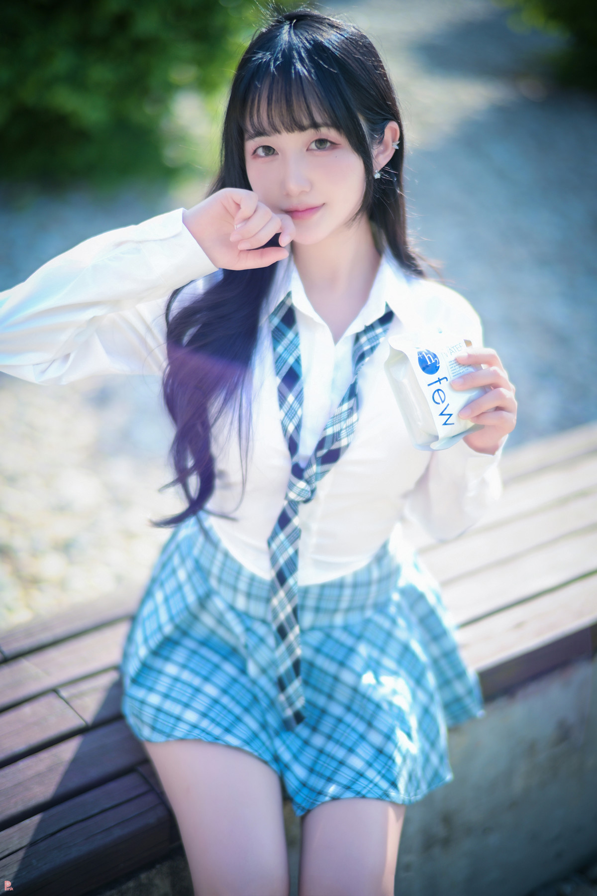 Han Jina 한지나, PINK Photobook ‘Sunshine’ Set.02の写真 22