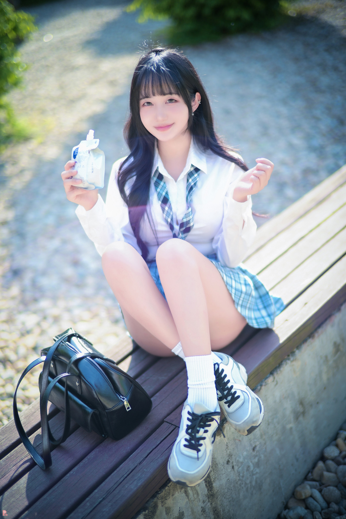 Han Jina 한지나, PINK Photobook ‘Sunshine’ Set.02の写真 29