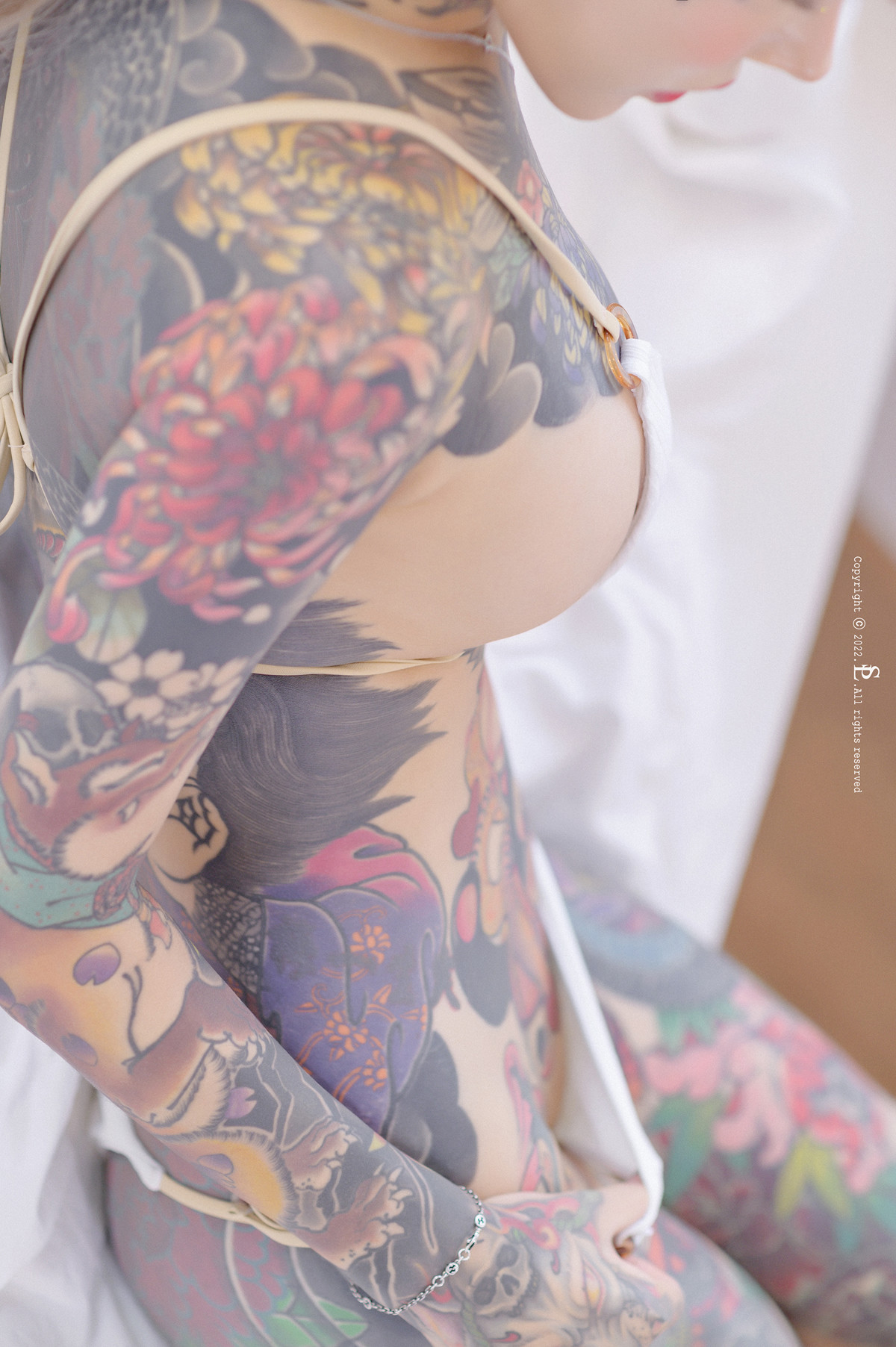 YoKo 요코, SAINT Photolife Vol.12 Photobook Set.02の写真 4