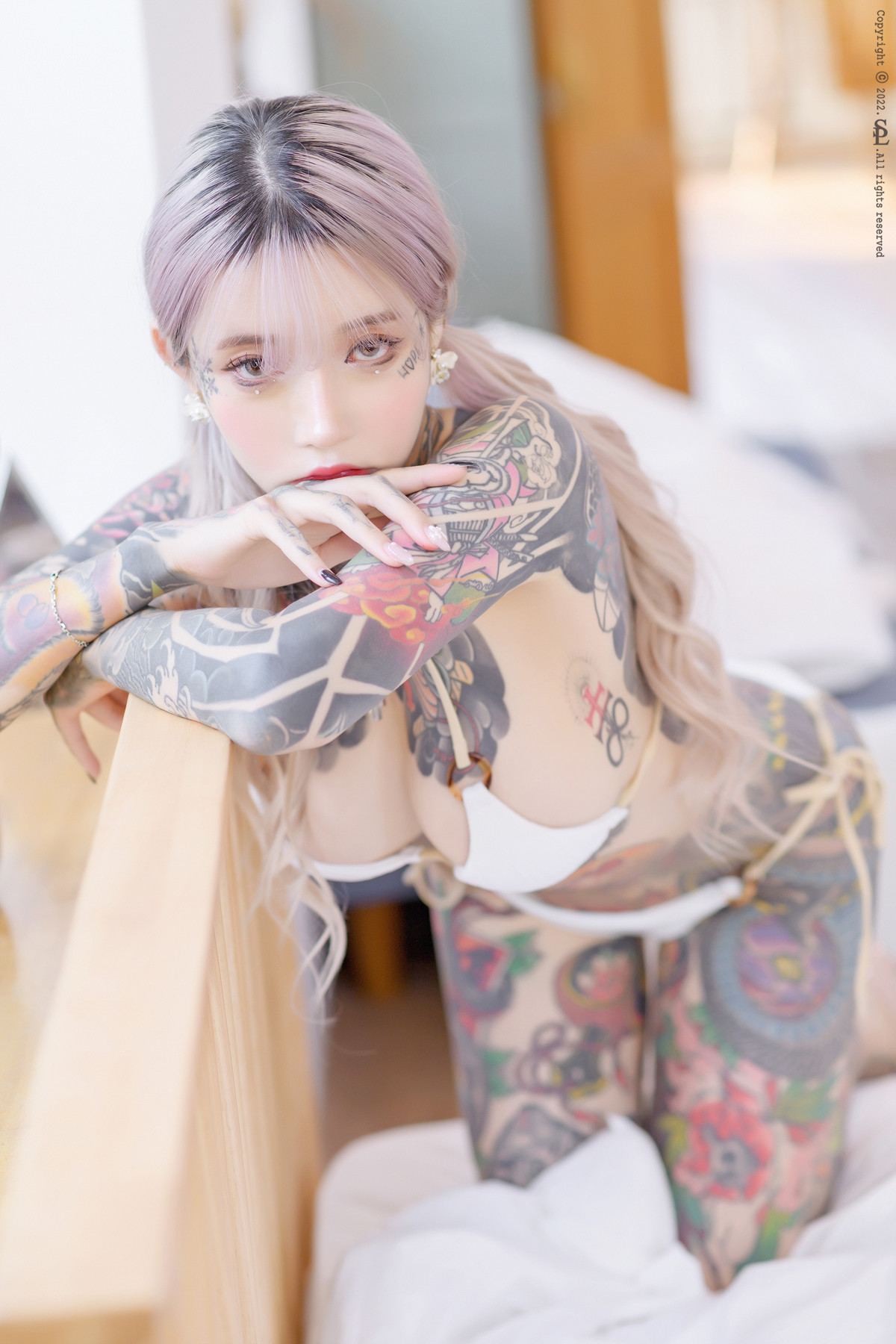 YoKo 요코, SAINT Photolife Vol.12 Photobook Set.02の写真 9