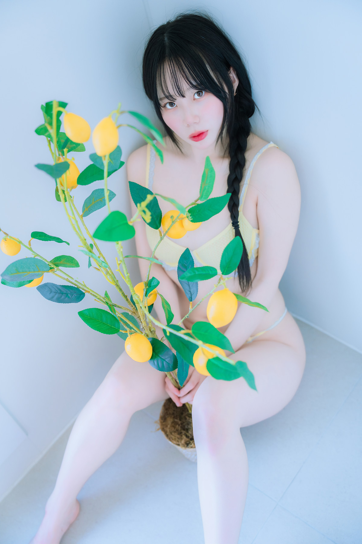 Myua 뮤아, Photobook ‘Lemon’の写真 10