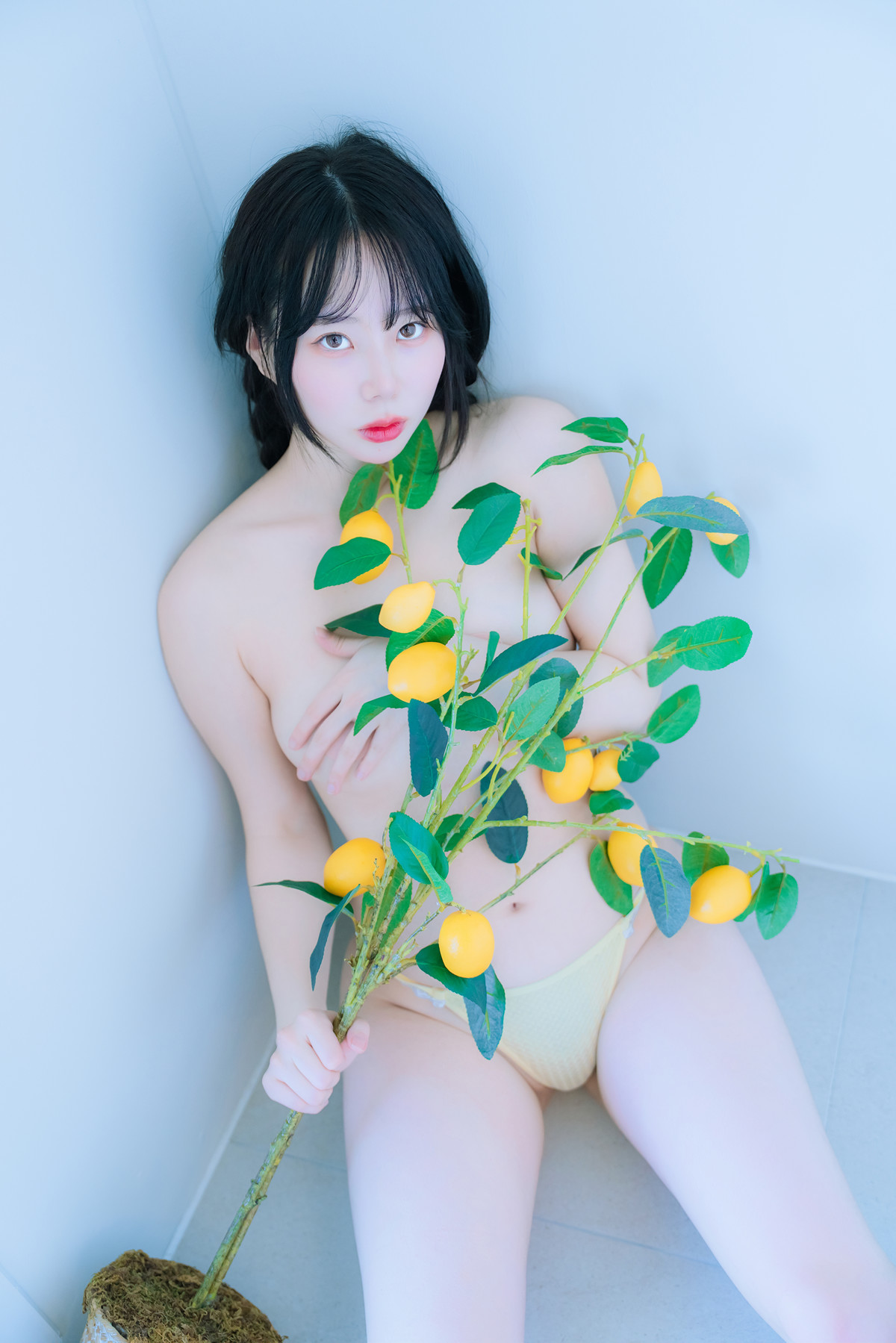 Myua 뮤아, Photobook ‘Lemon’の写真 11
