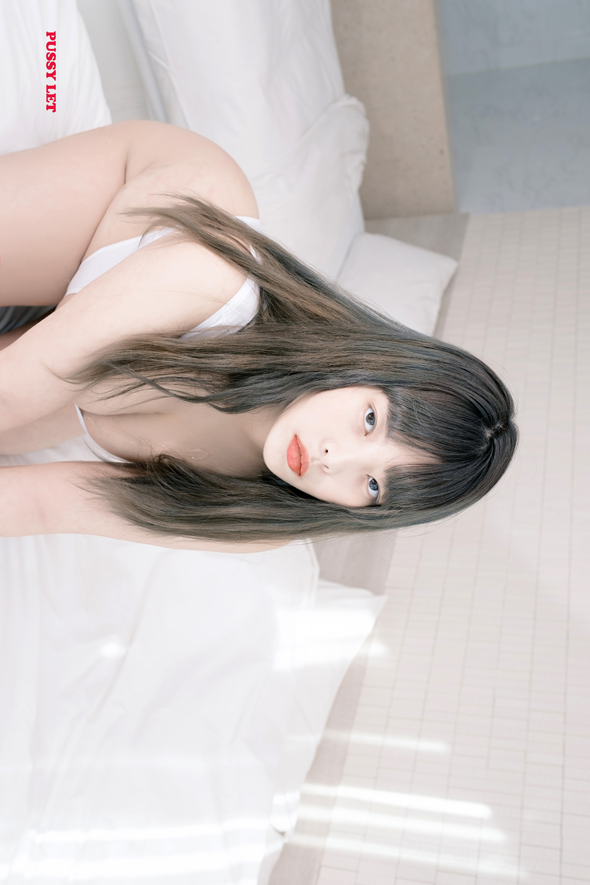 Min-Ah 민아, PUSSYLET Vol.18 Photobook Set.01の写真 3