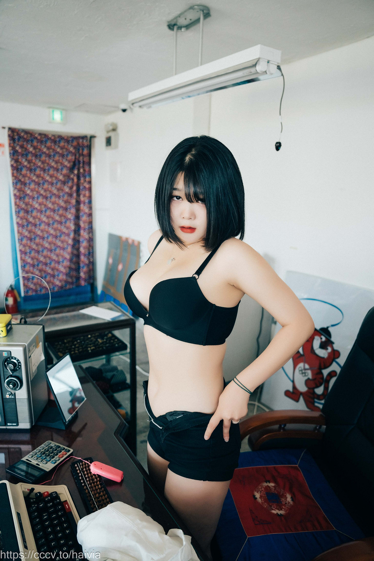ZIA.Kwon 권지아, Loozy ‘Female Employee’ Set.01の写真 14