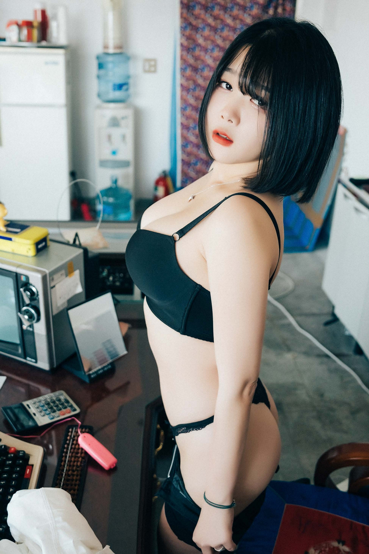 ZIA.Kwon 권지아, Loozy ‘Female Employee’ Set.01の写真 15