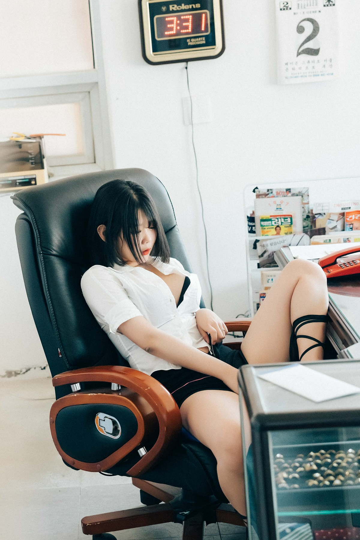 ZIA.Kwon 권지아, Loozy ‘Female Employee’ Set.02の写真 3