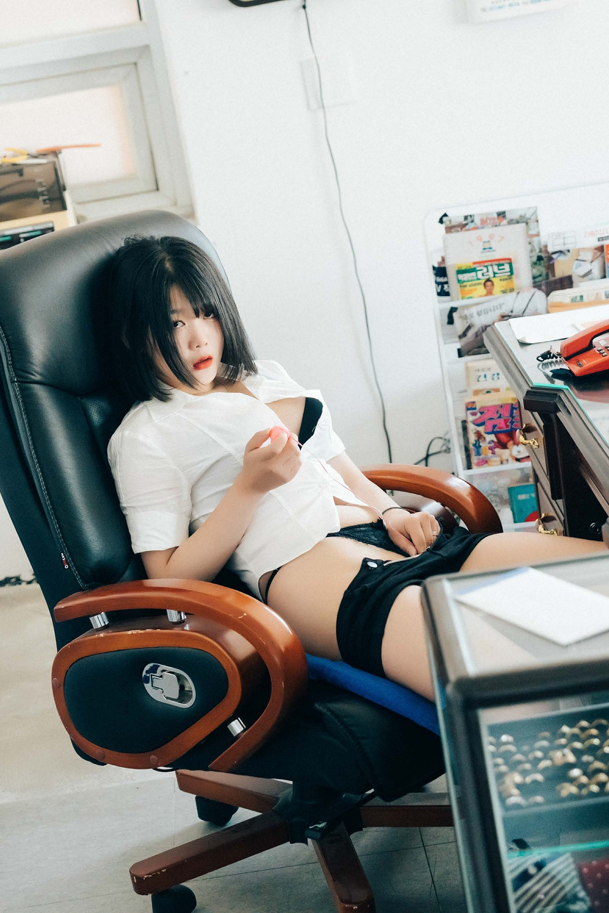 ZIA.Kwon 권지아, Loozy ‘Female Employee’ Set.02の写真 7