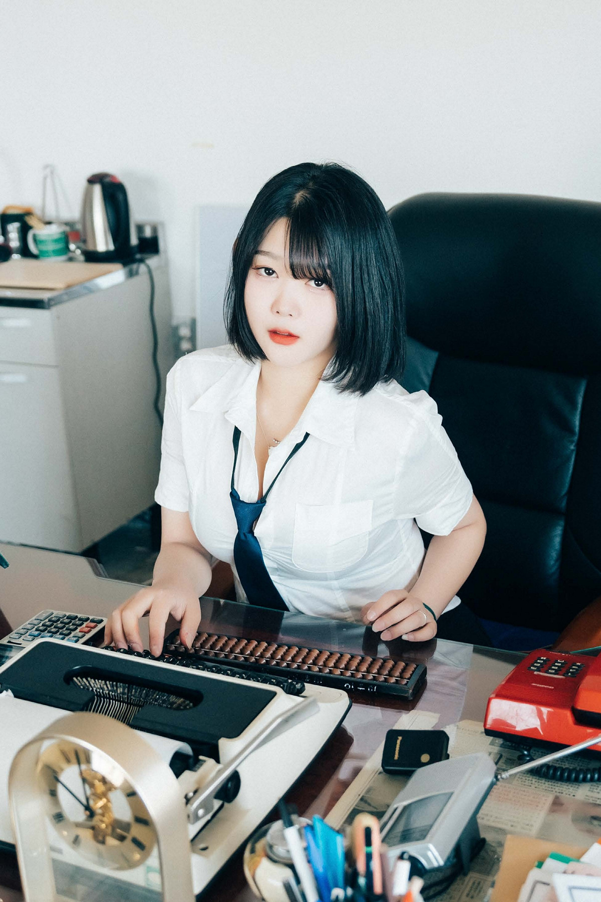 ZIA.Kwon 권지아, Loozy ‘Female Employee’ Set.03の写真 16