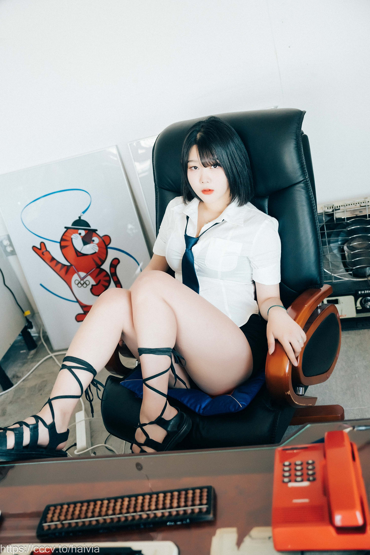 ZIA.Kwon 권지아, Loozy ‘Female Employee’ Set.03の写真 18