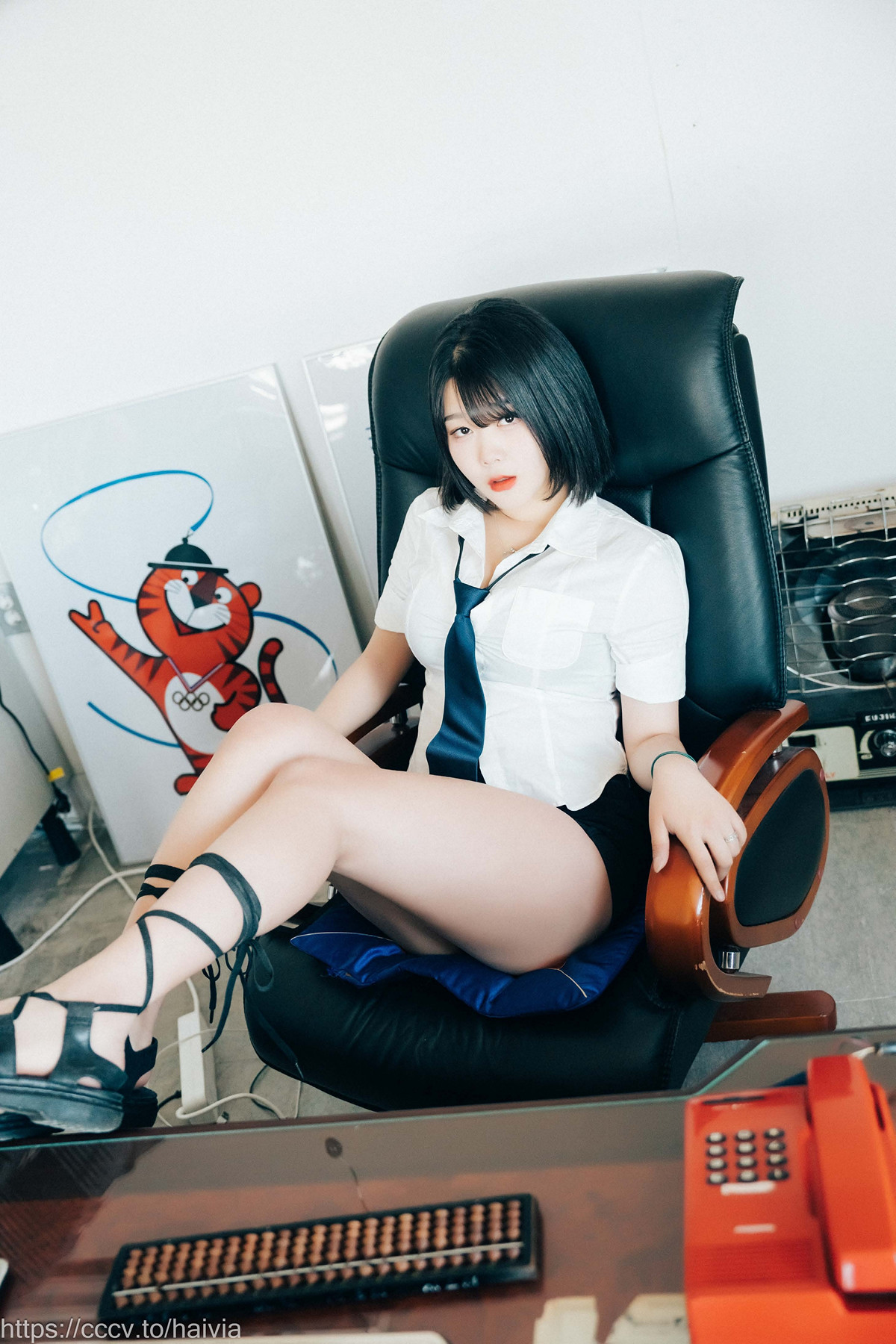 ZIA.Kwon 권지아, Loozy ‘Female Employee’ Set.03の写真 19