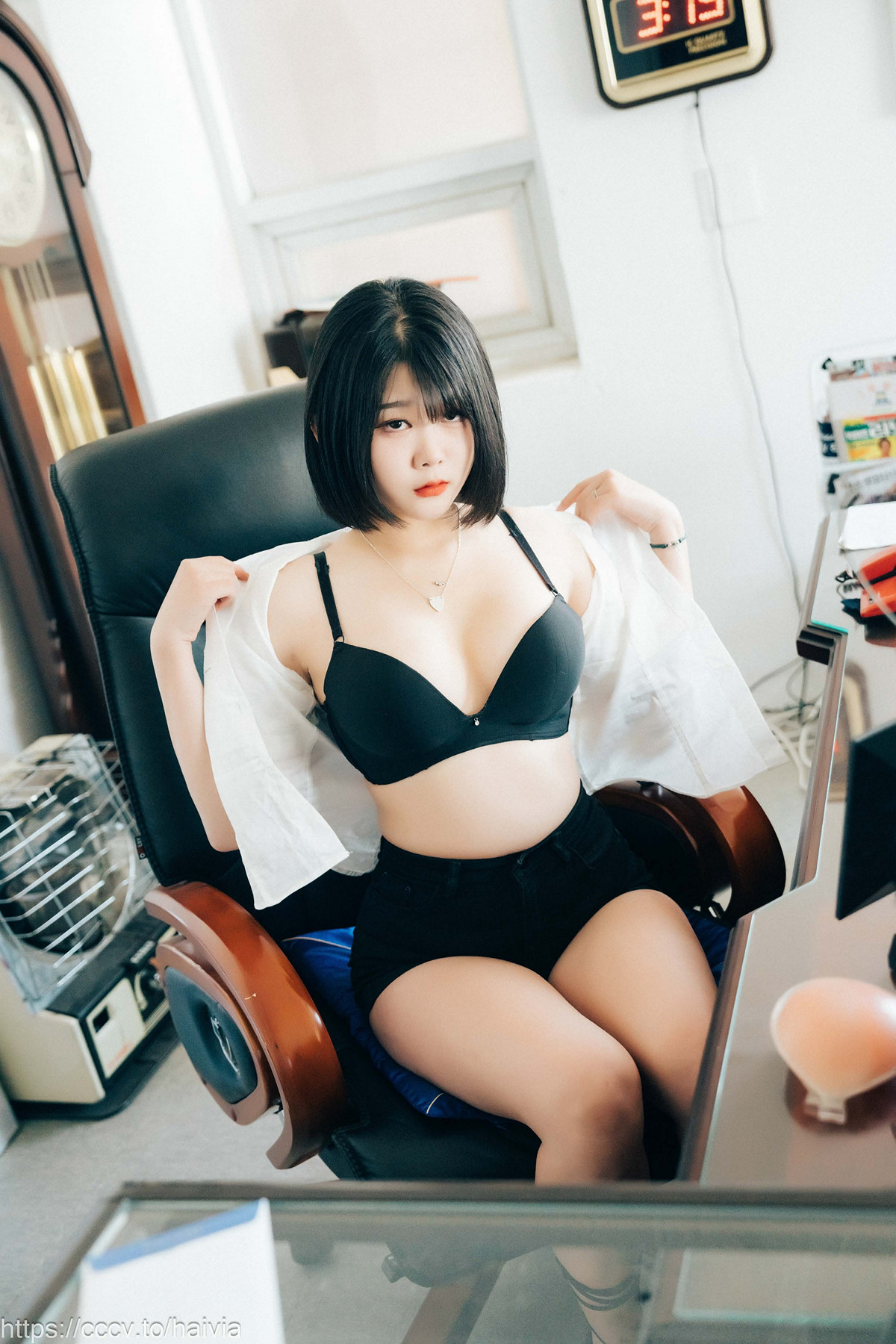 ZIA.Kwon 권지아, Loozy ‘Female Employee’ Set.03の写真 31