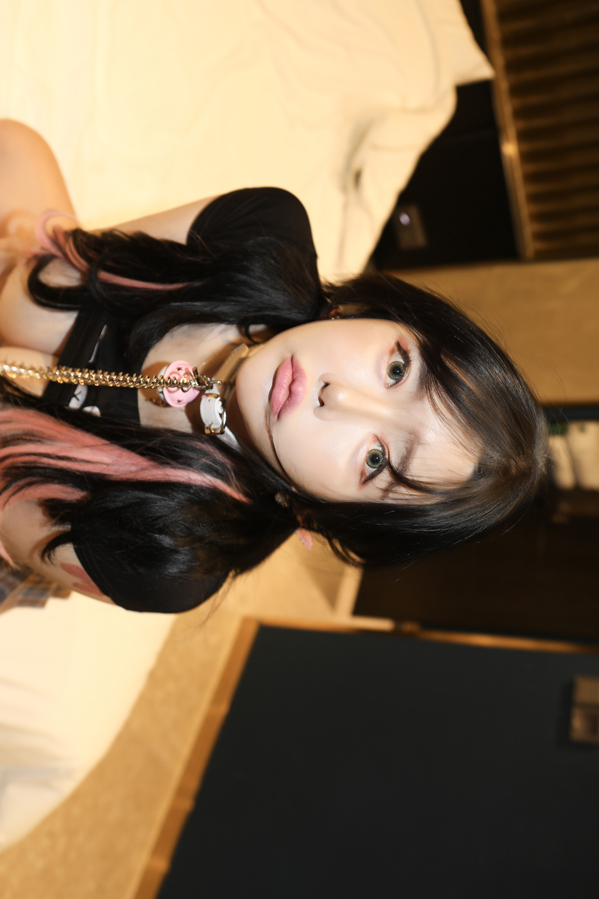 Jisu A 안지수, Photobook ‘With Me Vol.01’ Set.01の写真 3