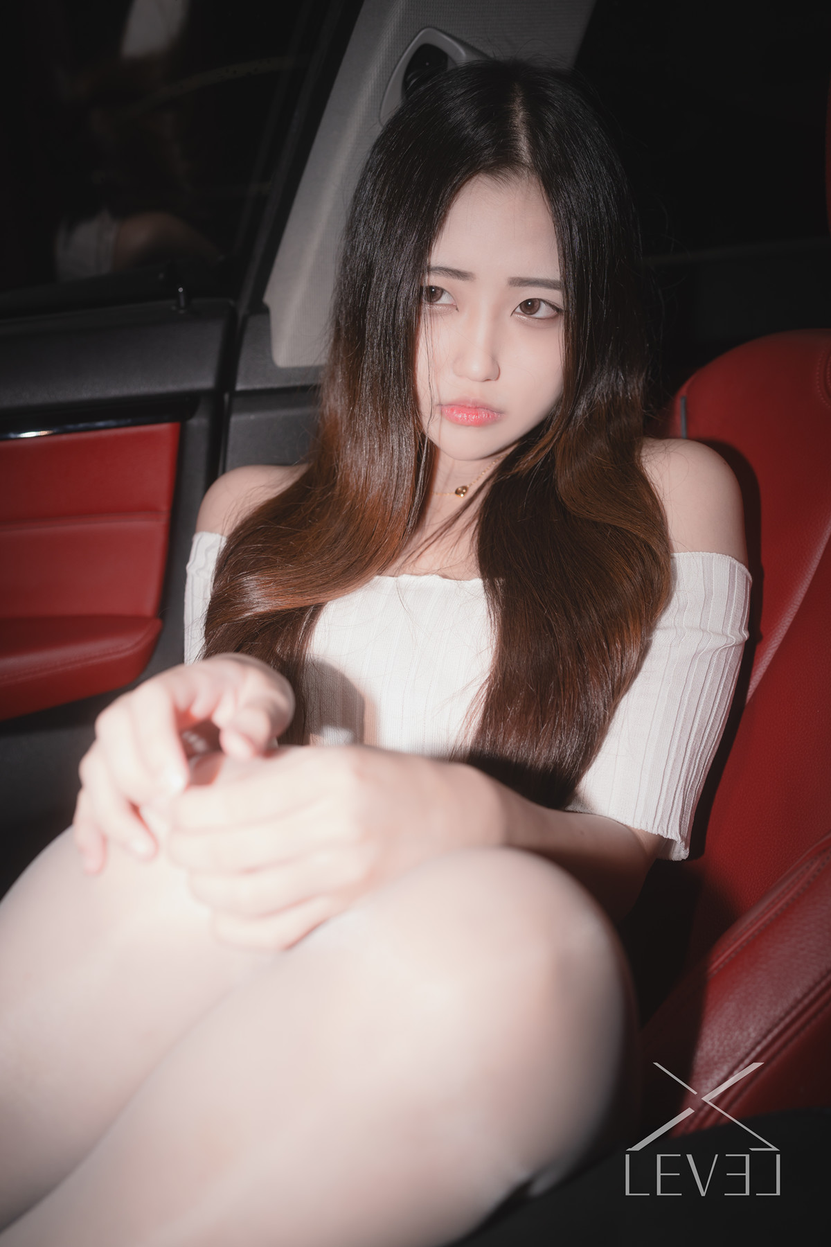 Yuna 유나, X-Level Photobook ‘Car Player’ Set.01の写真 9