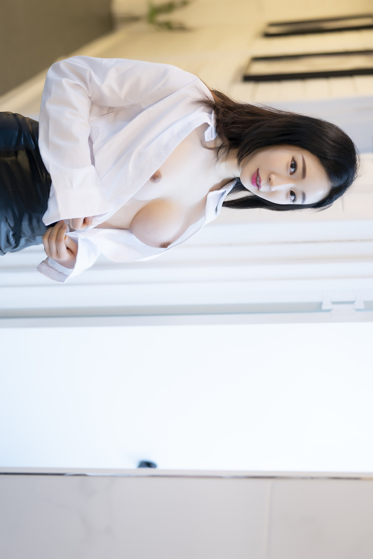 SUA 지수아, Photobook Leak Set.04の写真 17