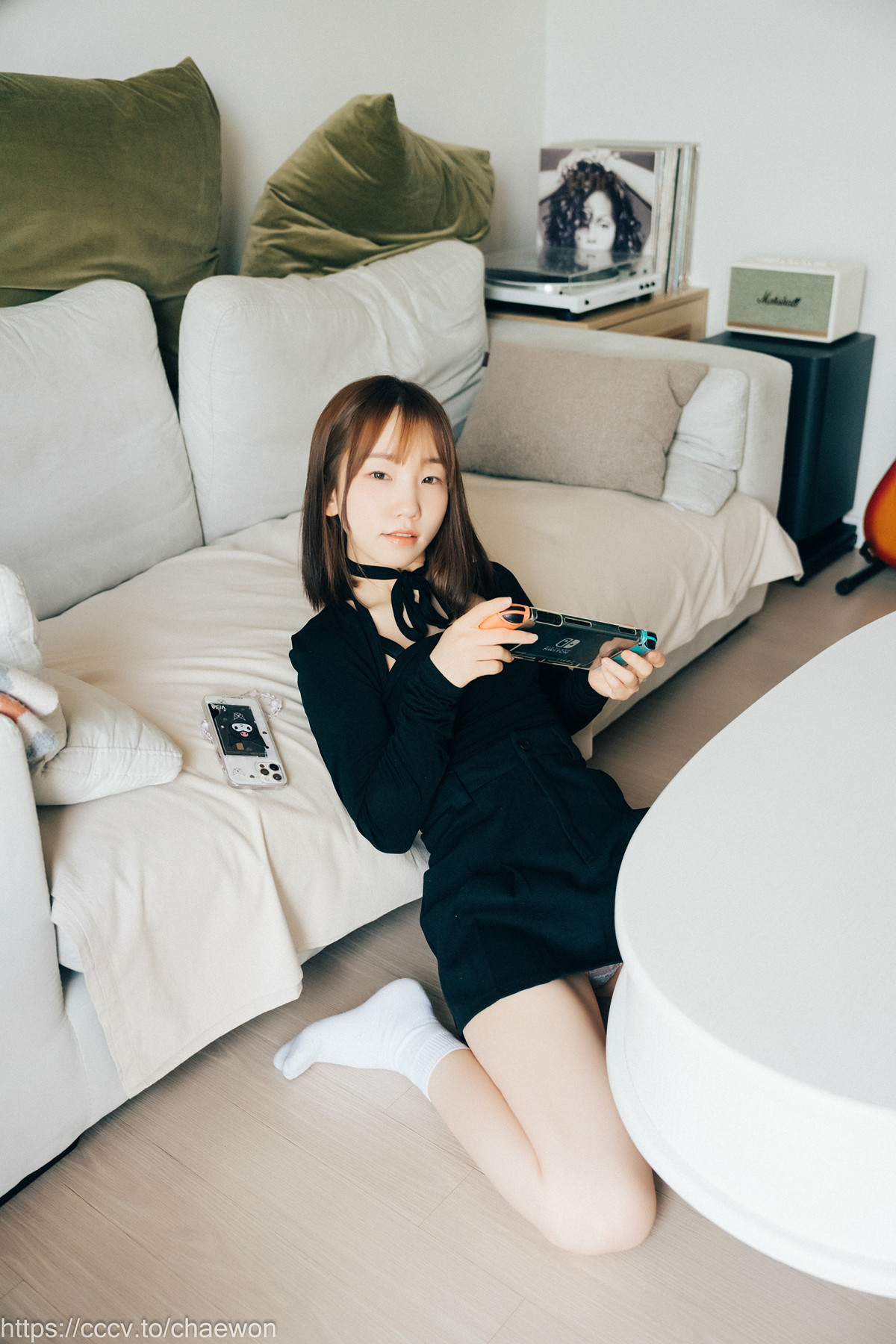 Han Yeri 한예리, Loozy ‘Visitor’ Set.01の写真 18