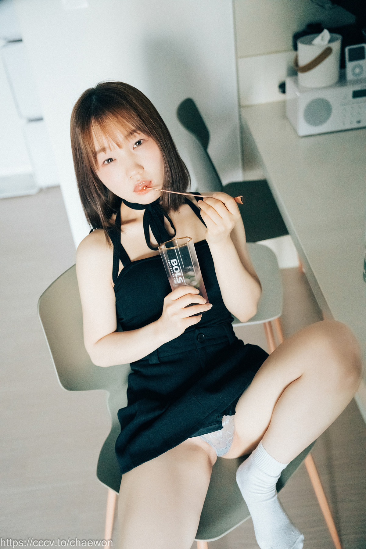 Han Yeri 한예리, Loozy ‘Visitor’ Set.01の写真 48