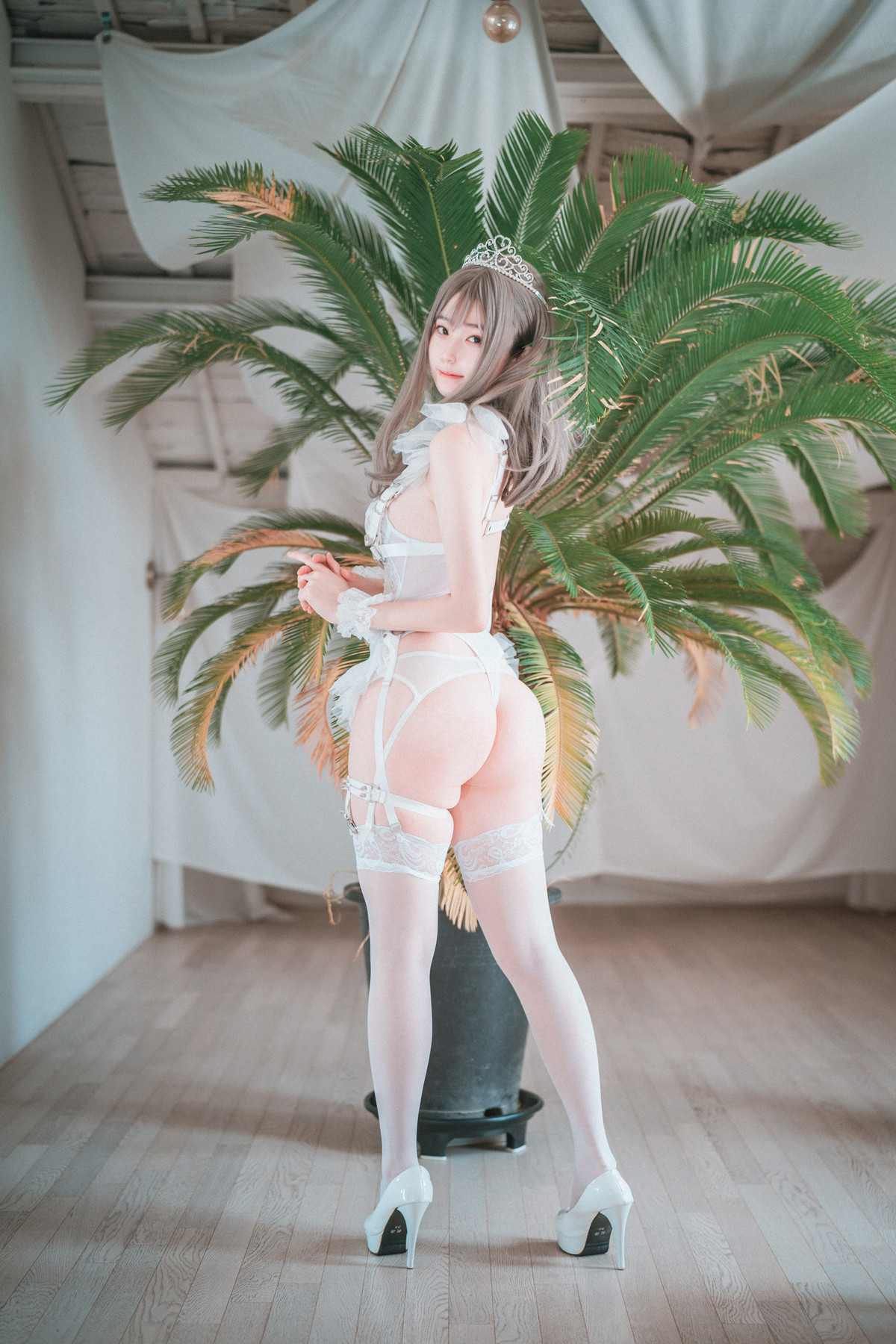 Bambi 밤비, DJAWA ‘Reine de Blanc’の写真 4