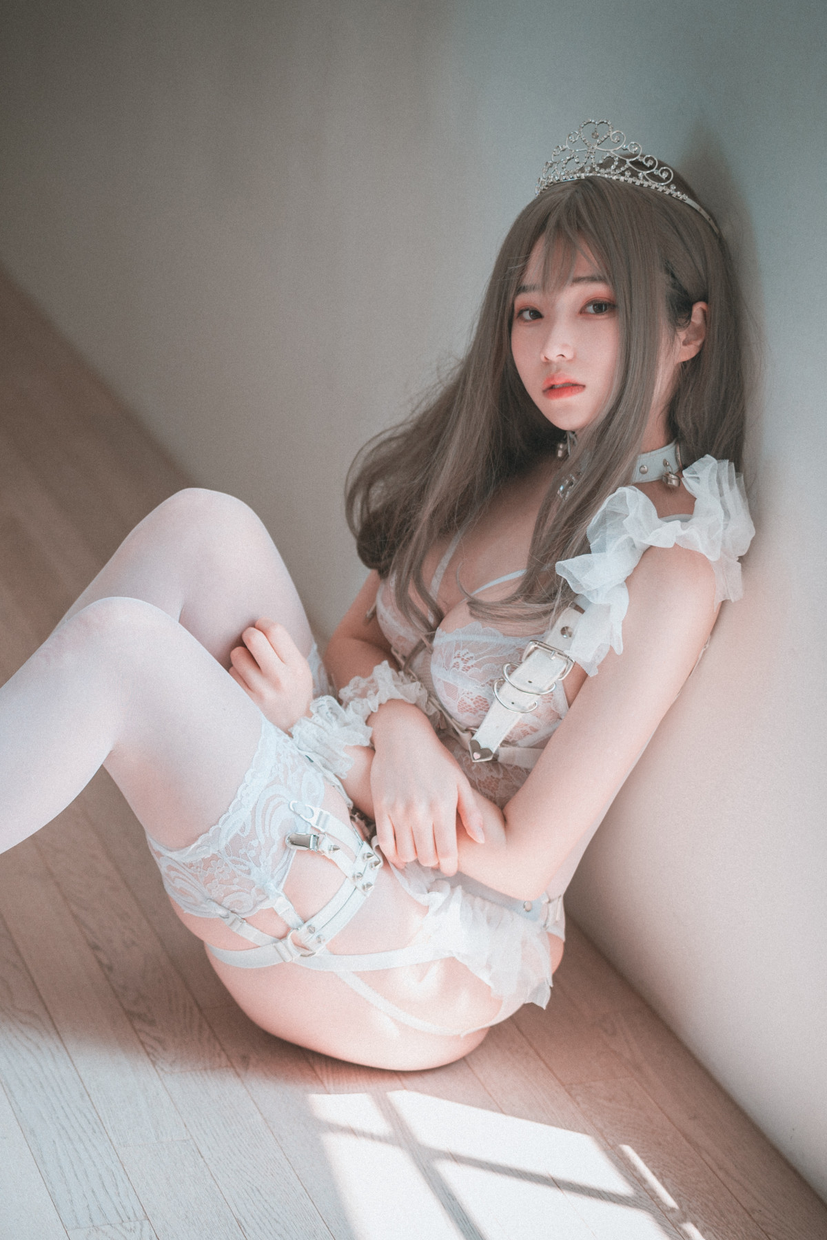 Bambi 밤비, DJAWA ‘Reine de Blanc’の写真 9