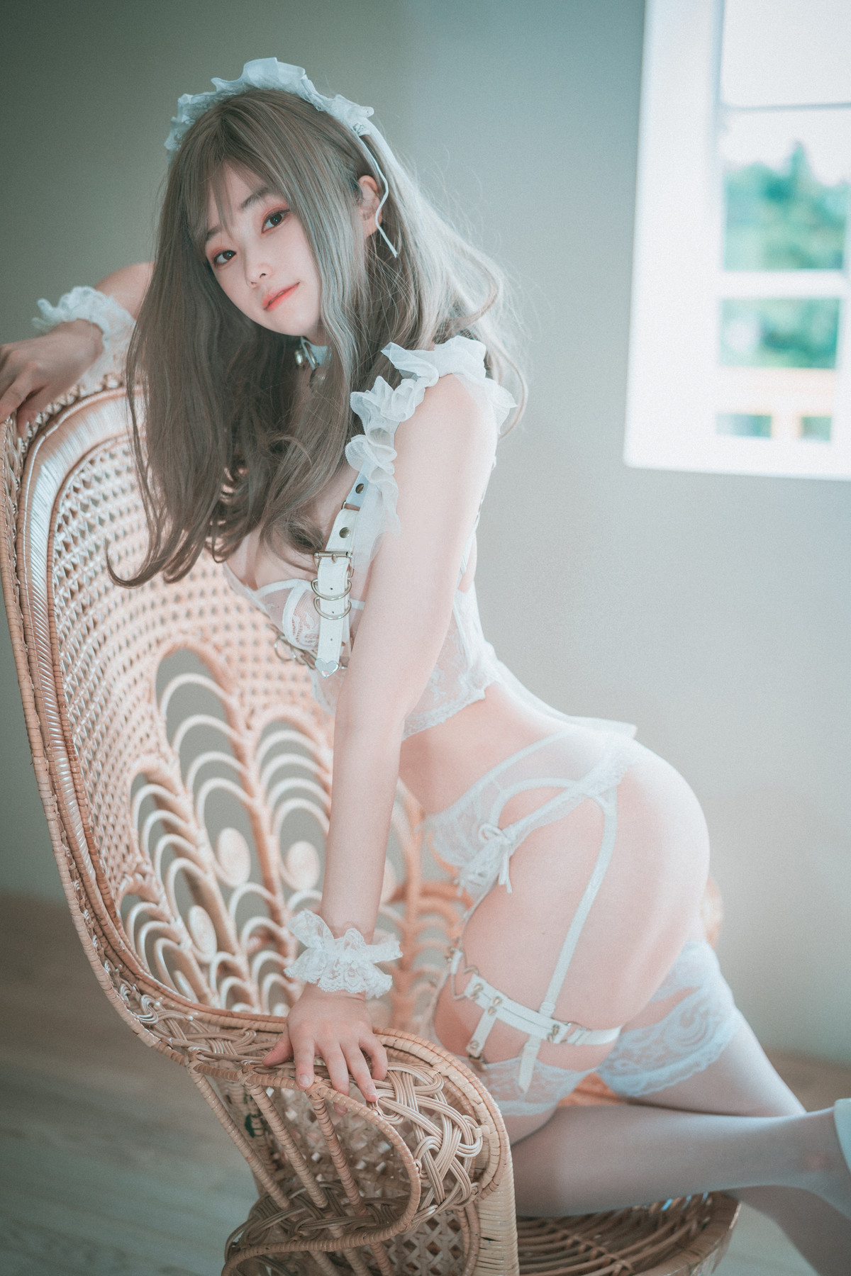 Bambi 밤비, DJAWA ‘Reine de Blanc’の写真 42
