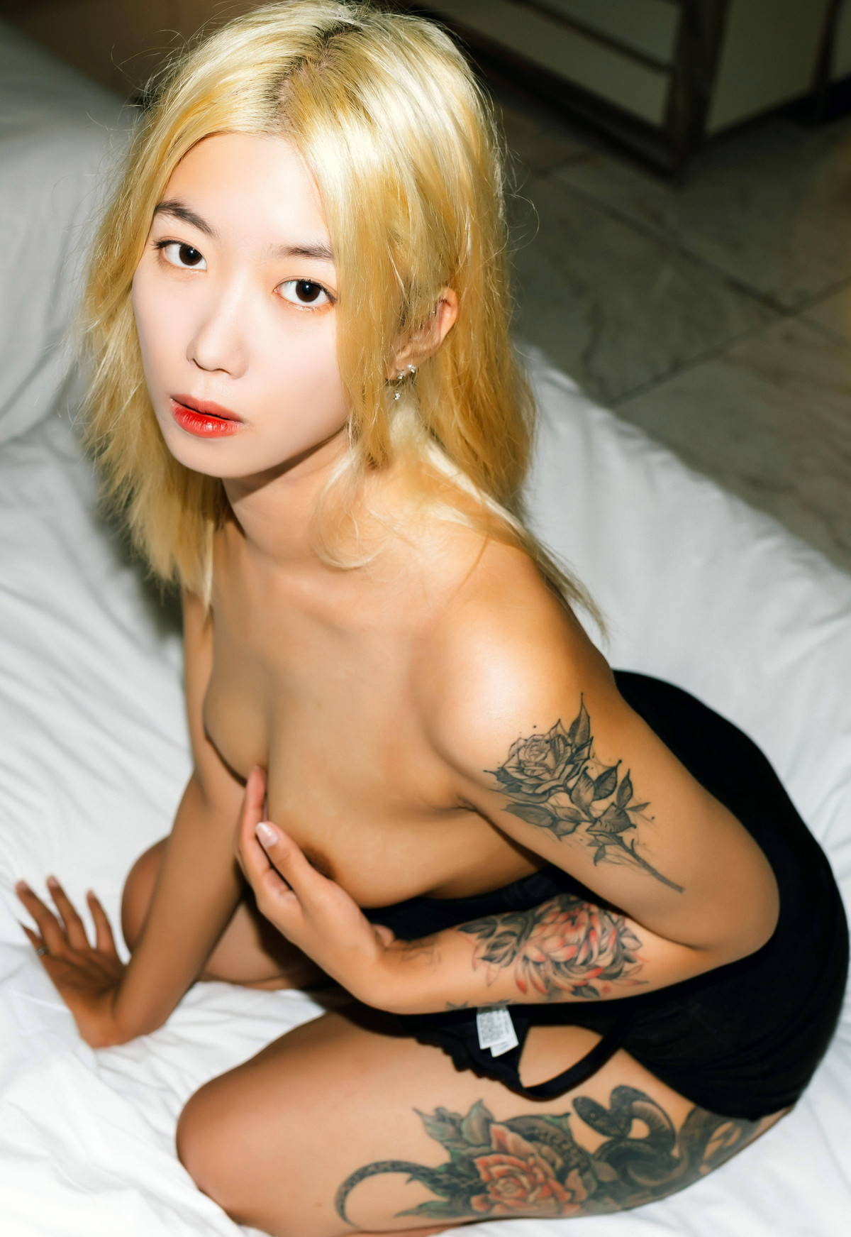 Seol-Ah 설아, Moon Night Snap ‘Hot Debut’ Set.01の写真 10