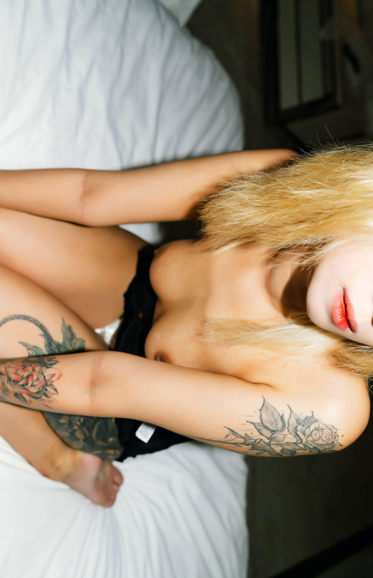 Seol-Ah 설아, Moon Night Snap ‘Hot Debut’ Set.01の写真 13