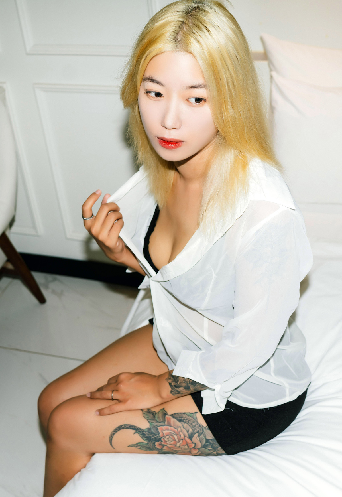 Seol-Ah 설아, Moon Night Snap ‘Hot Debut’ Set.02の写真 4