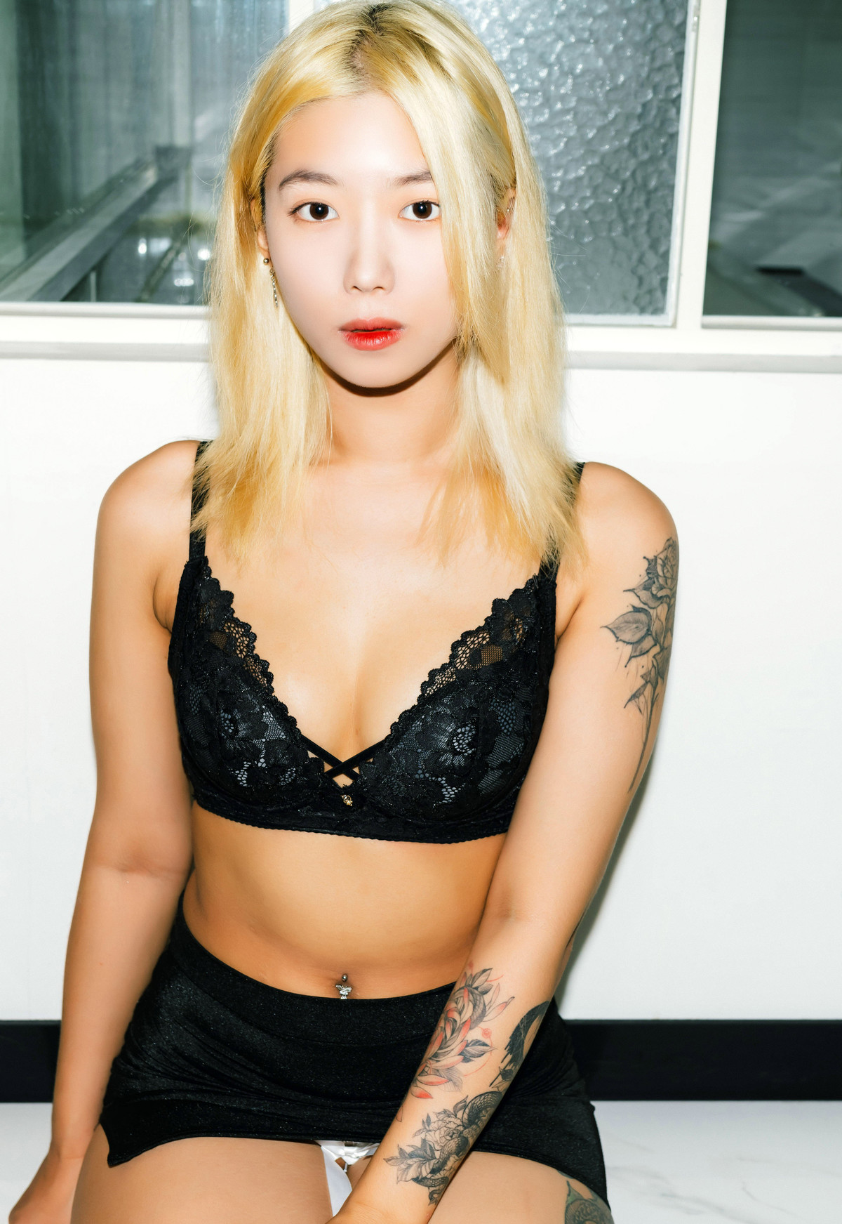 Seol-Ah 설아, Moon Night Snap ‘Hot Debut’ Set.02の写真 27