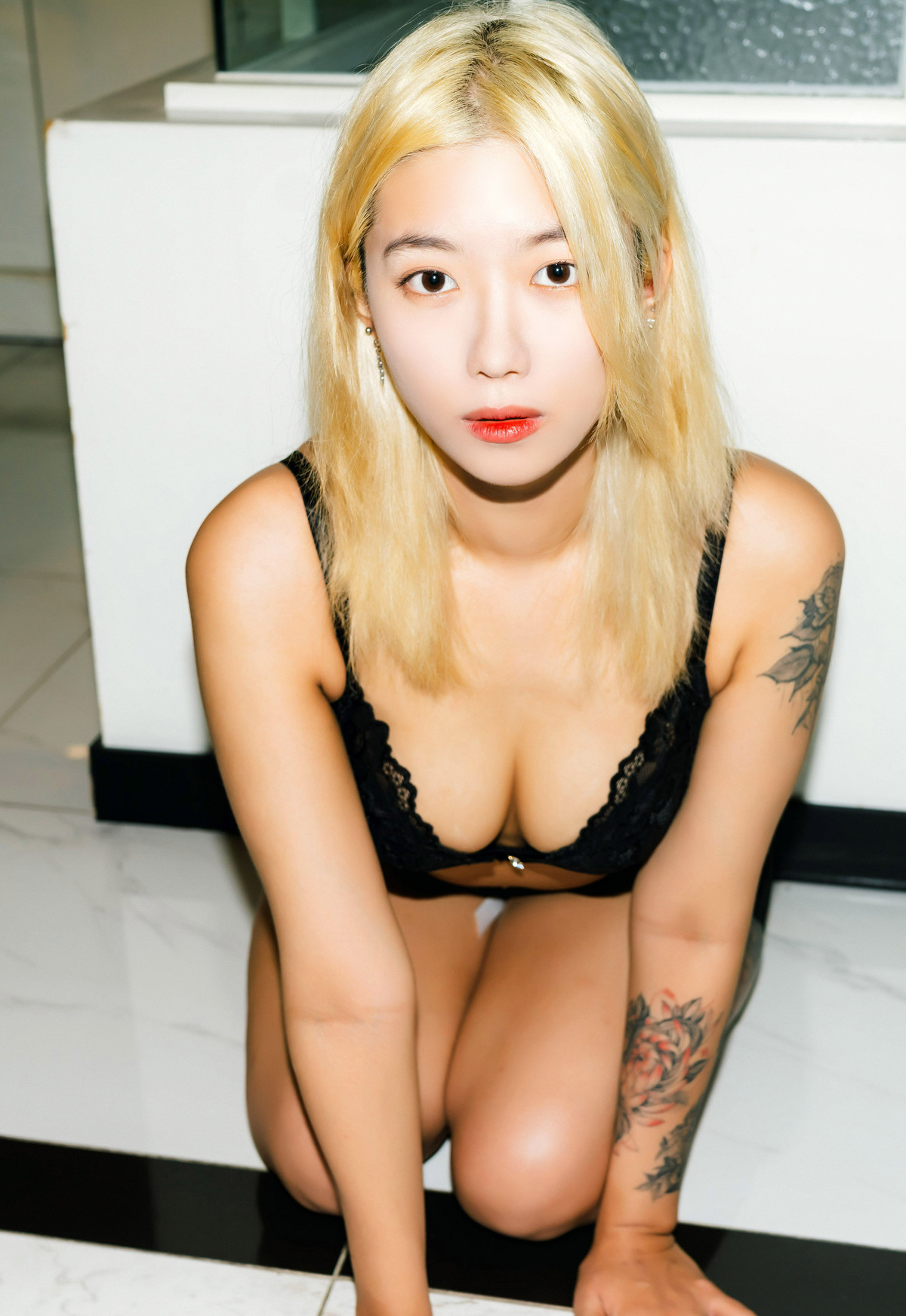 Seol-Ah 설아, Moon Night Snap ‘Hot Debut’ Set.02の写真 34