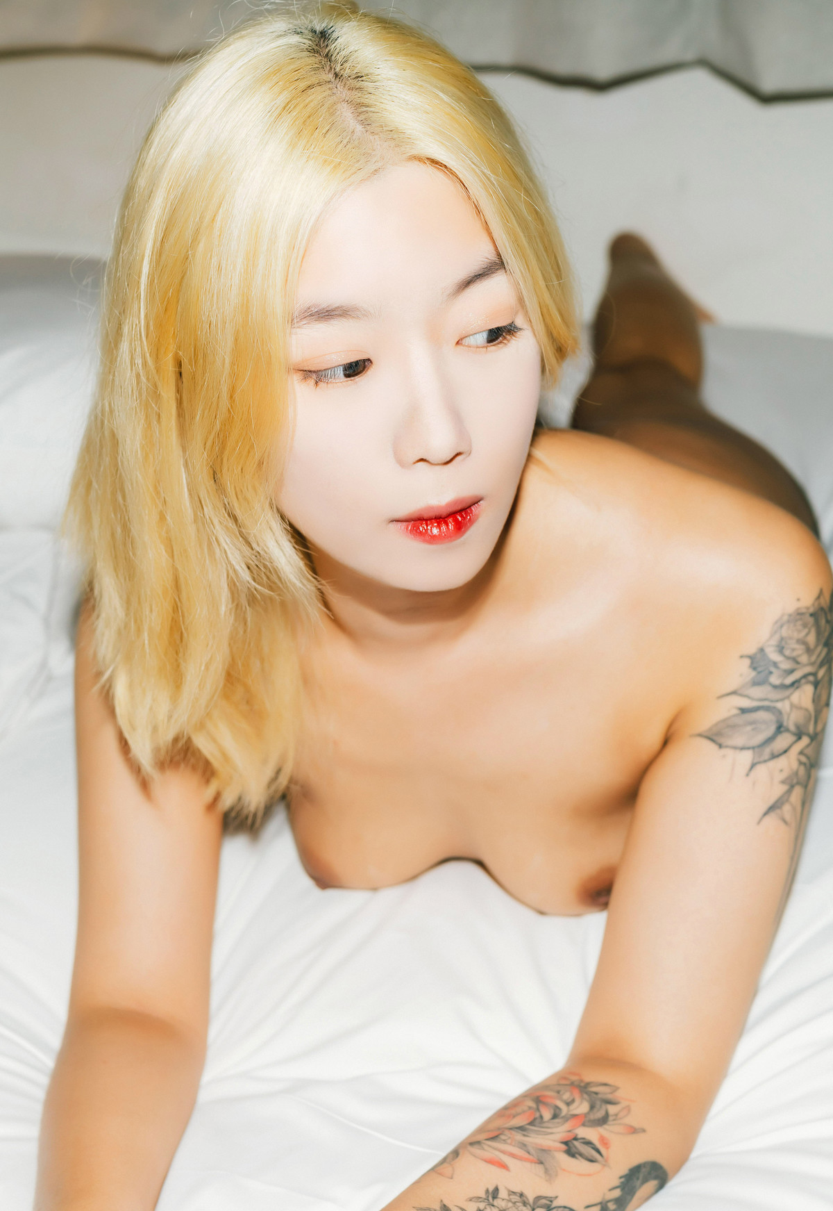 Seol-Ah 설아, Moon Night Snap ‘Hot Debut’ Set.02の写真 51
