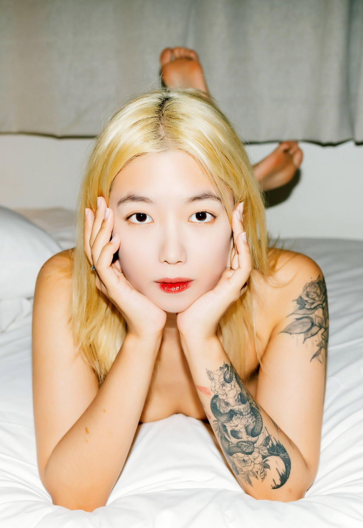 Seol-Ah 설아, Moon Night Snap ‘Hot Debut’ Set.02の写真 57