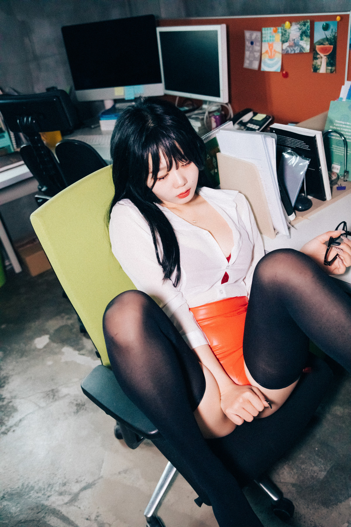 ZIA.Kwon 권지아, Loozy ‘Office Slave’ Set.02の写真 3