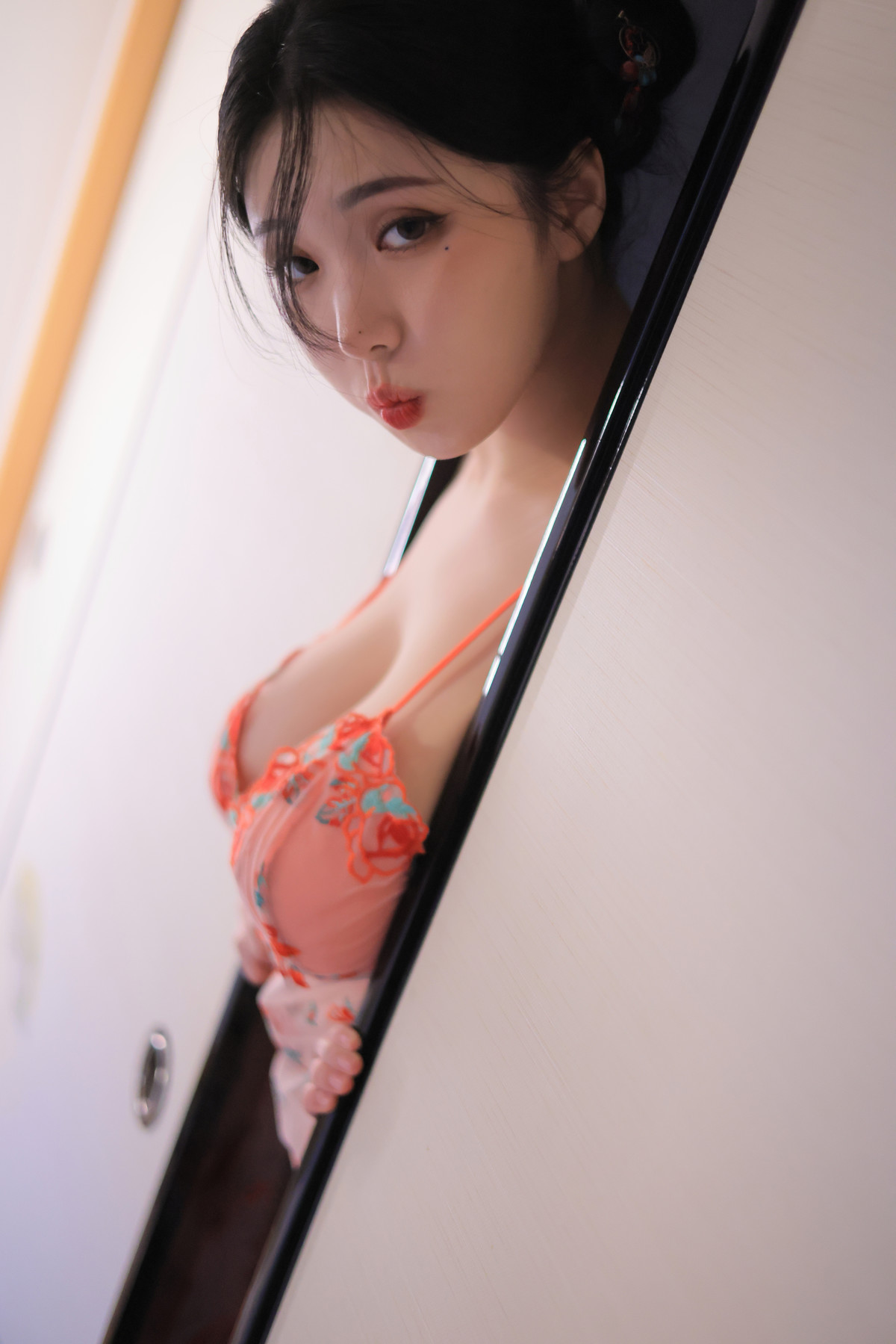 Yeon Woo 연우, Photobook ‘Heat’ Set.03の写真 4