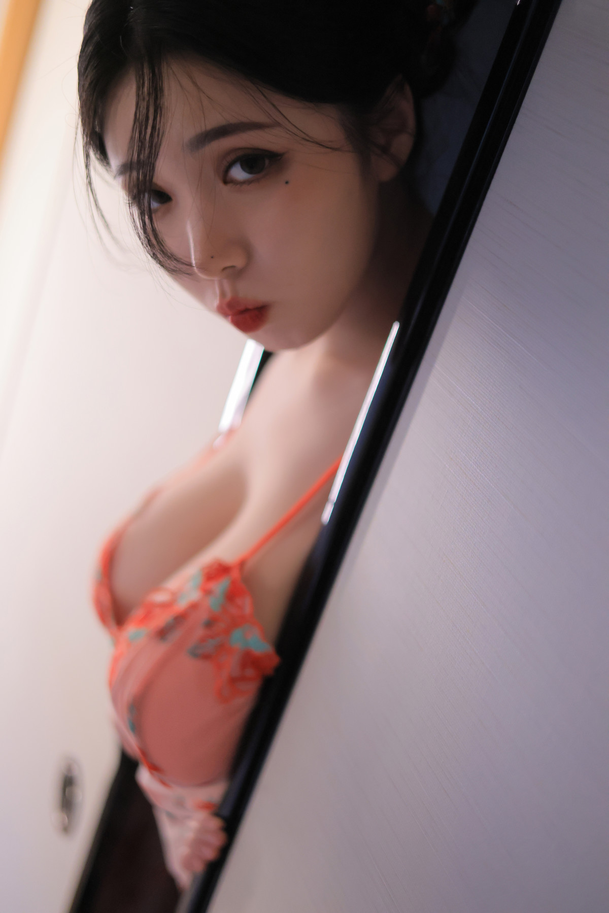 Yeon Woo 연우, Photobook ‘Heat’ Set.03の写真 5