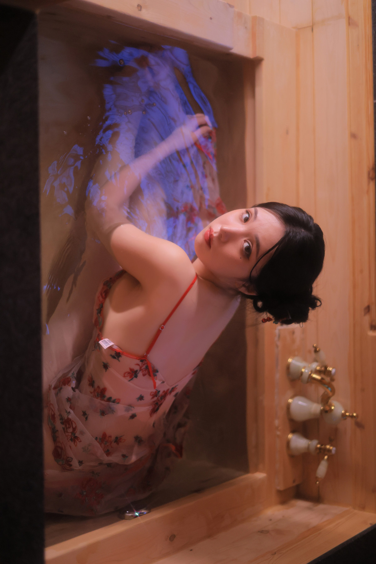Yeon Woo 연우, Photobook ‘Heat’ Set.04の写真 8