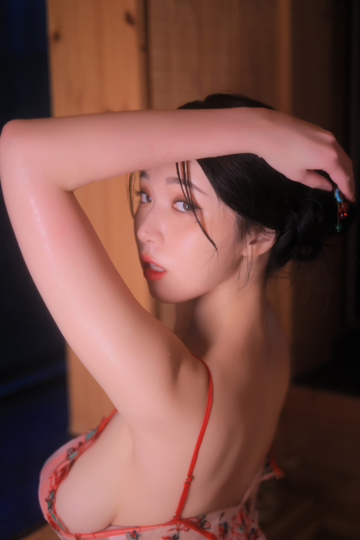 Yeon Woo 연우, Photobook ‘Heat’ Set.04の写真 32