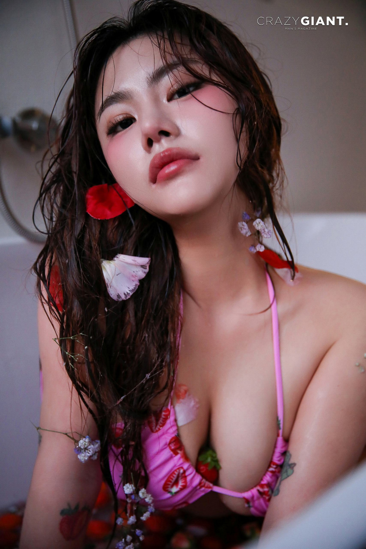 Bani 바니, CrazyGiant “Strawberry Vibes” Set.01の写真 8