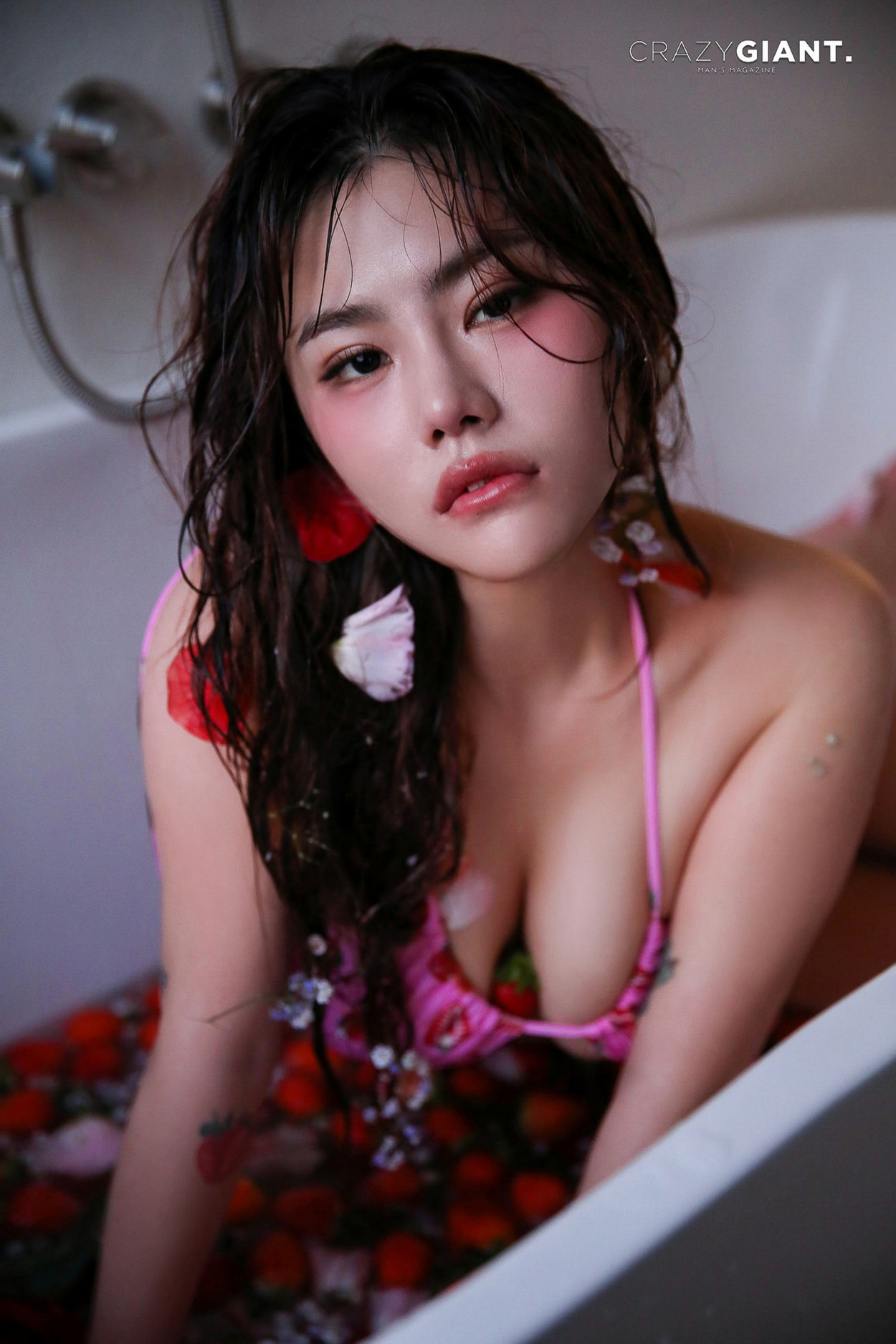 Bani 바니, CrazyGiant “Strawberry Vibes” Set.01の写真 9