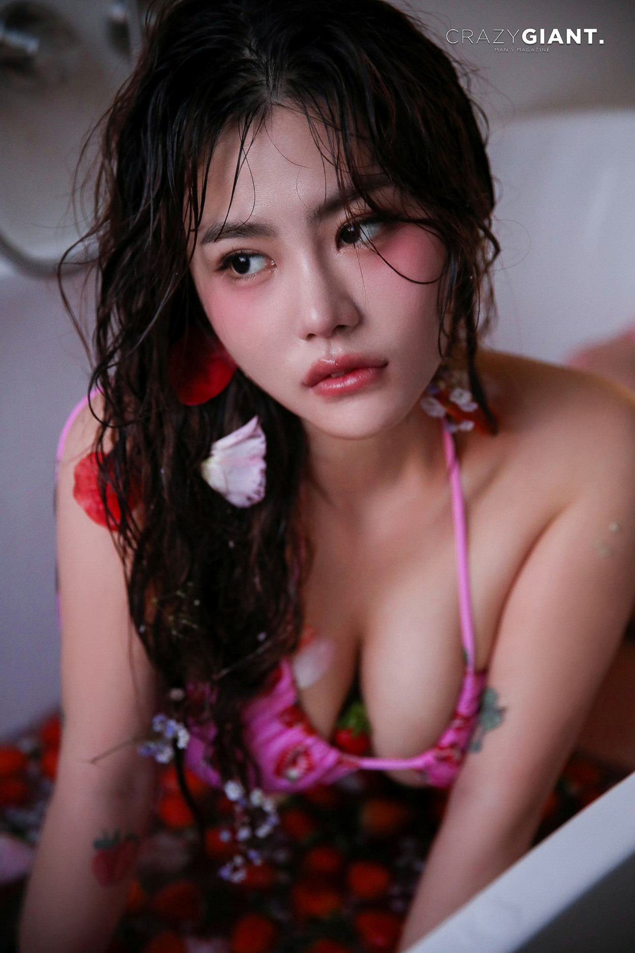 Bani 바니, CrazyGiant “Strawberry Vibes” Set.01の写真 10