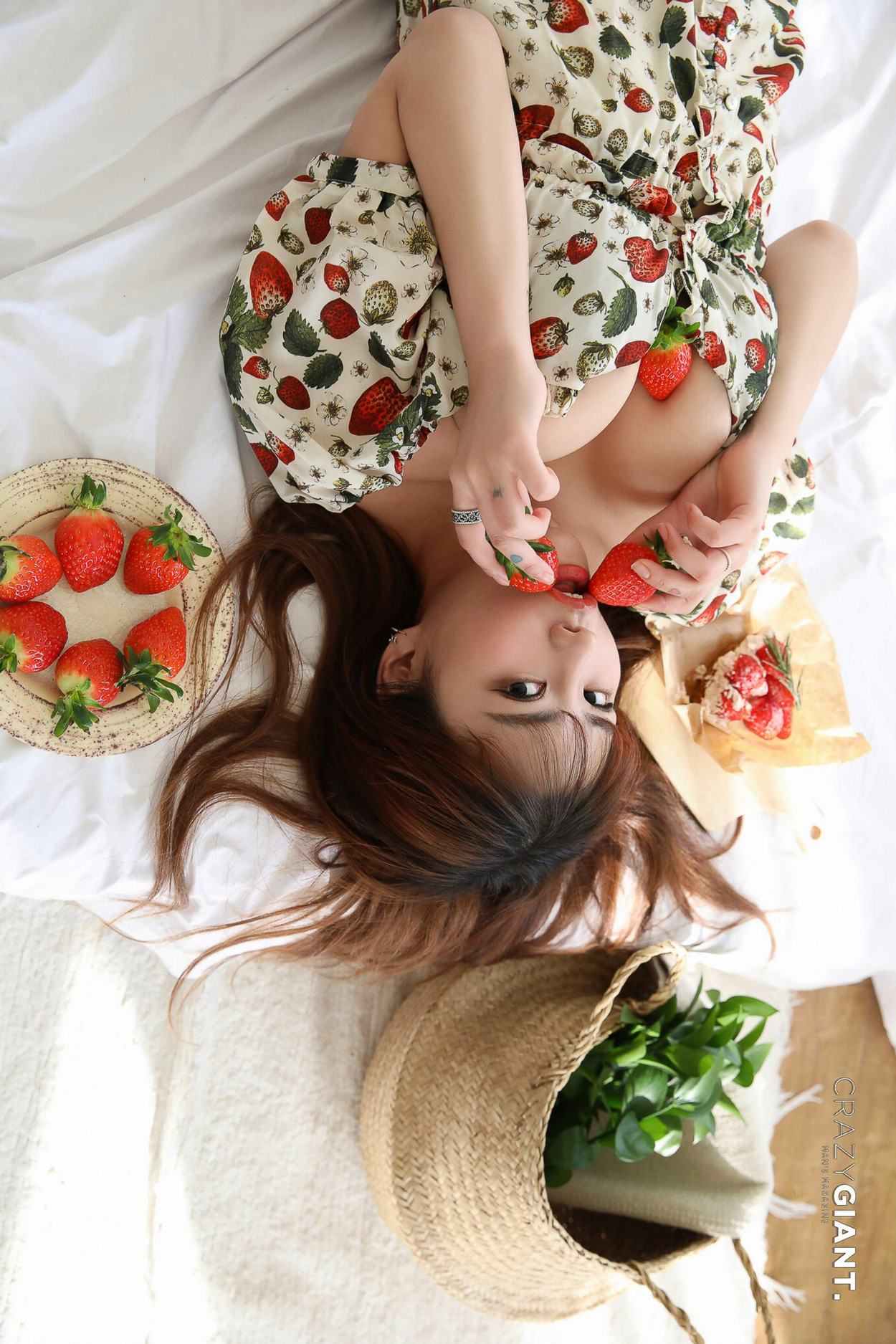 Bani 바니, CrazyGiant “Strawberry Vibes” Set.02の写真 21
