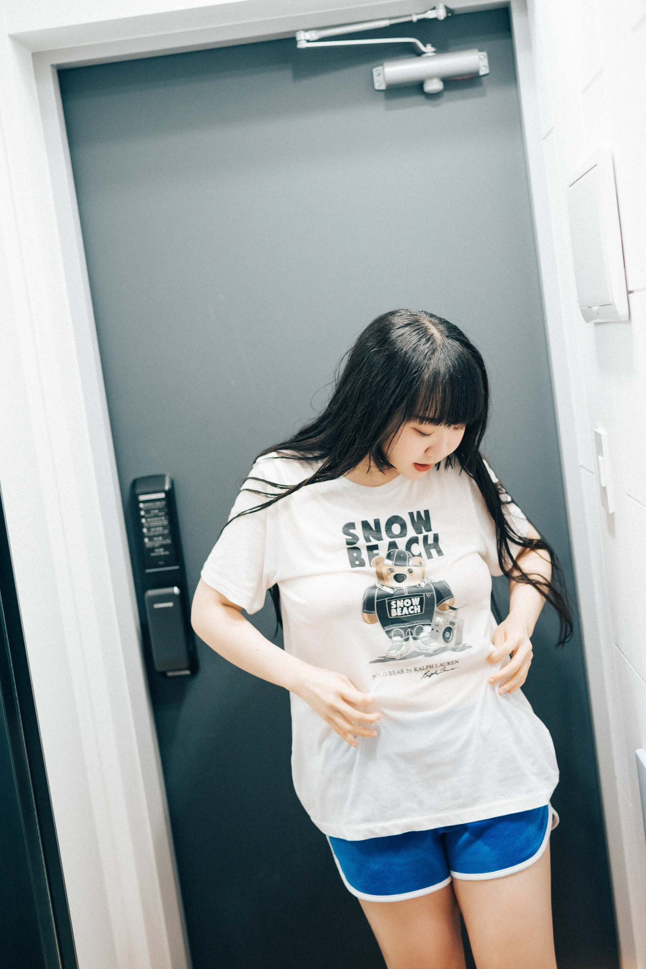 Doyeon 도연, Haivia Photobook ‘Sudden Visit’ Set.01の写真 2