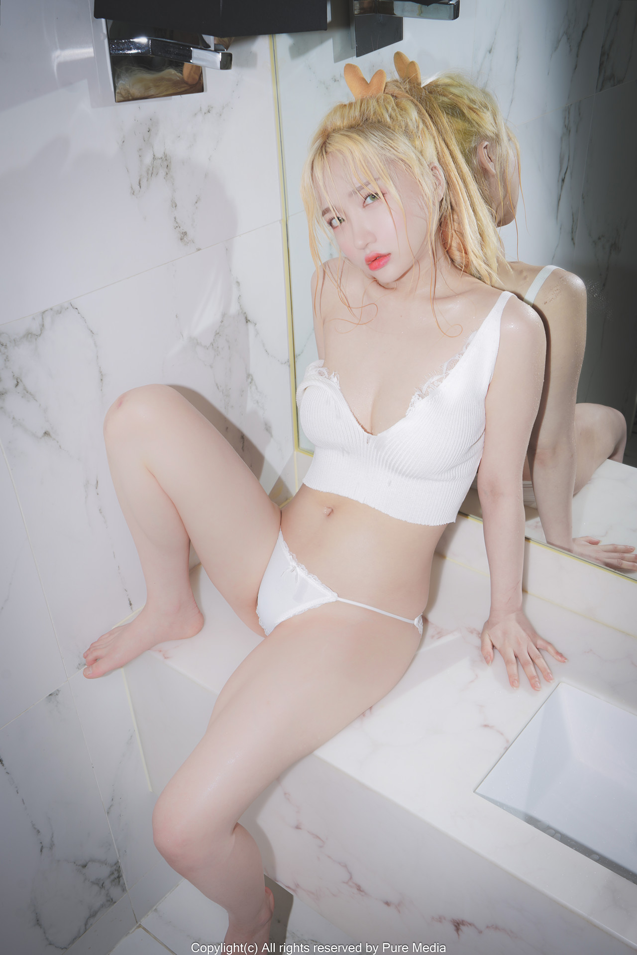 Son Yeeun 손예은, PURE MEDIA Vol.60 Photobook Set.02の写真 14
