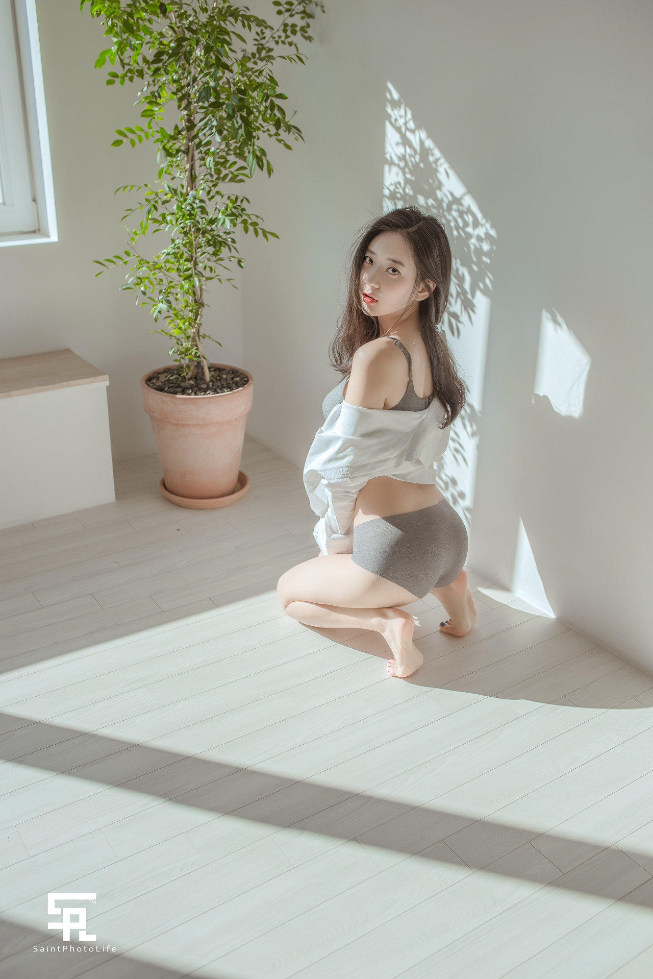 Shin Jae-Eun 신재은, Saint PhotoLife “Romance”の写真 20