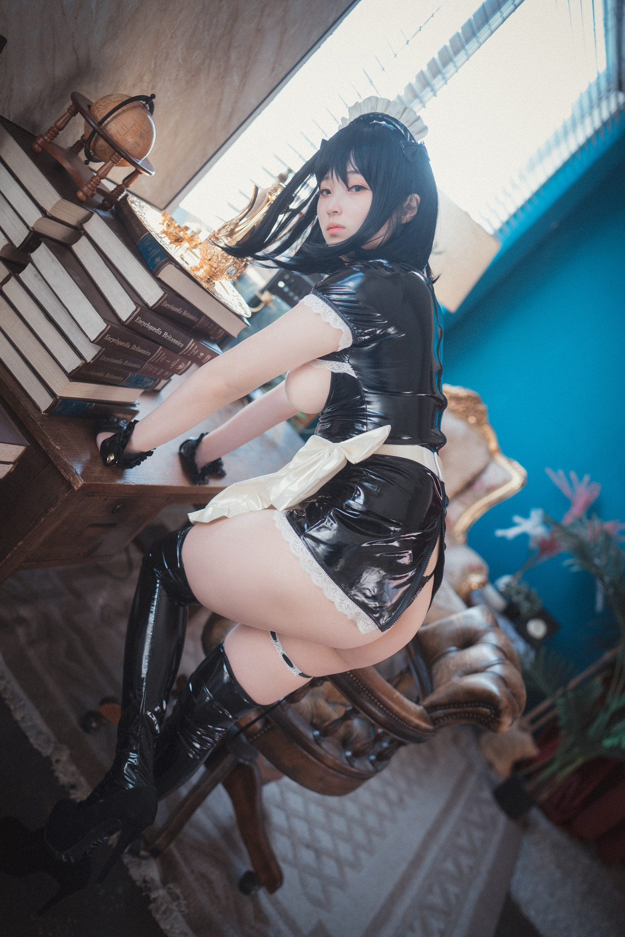 Bambi 밤비, DJAWA ‘Femme de Chambre en Latex’ Set.01の写真 30