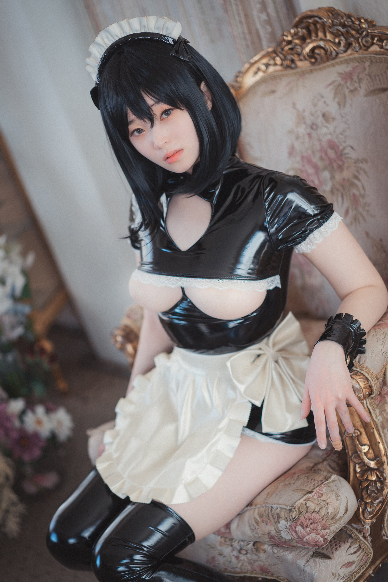Bambi 밤비, DJAWA ‘Femme de Chambre en Latex’ Set.02の写真 5