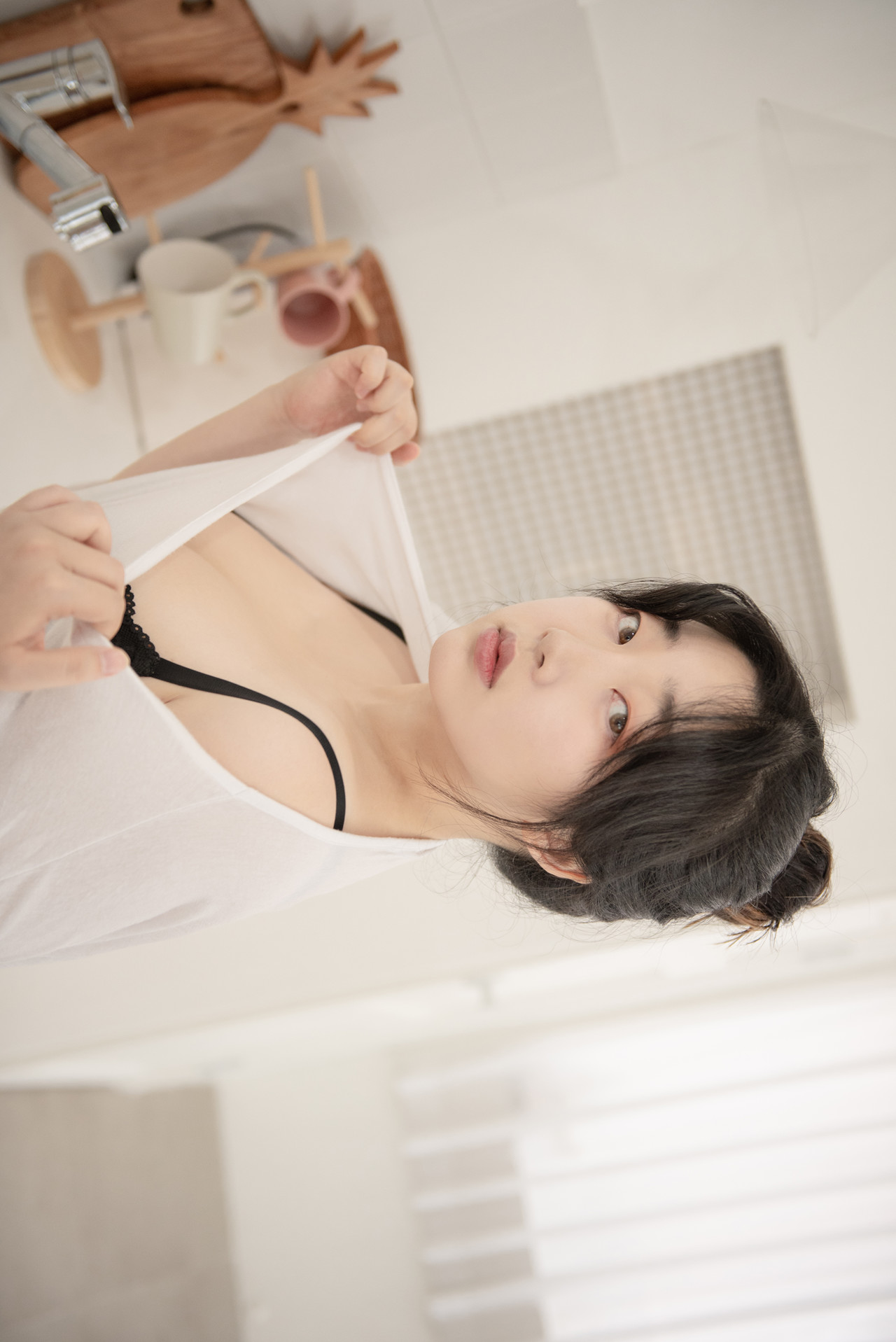 Soonjin 순진이, Photobook ‘T-Shirt’の写真 13