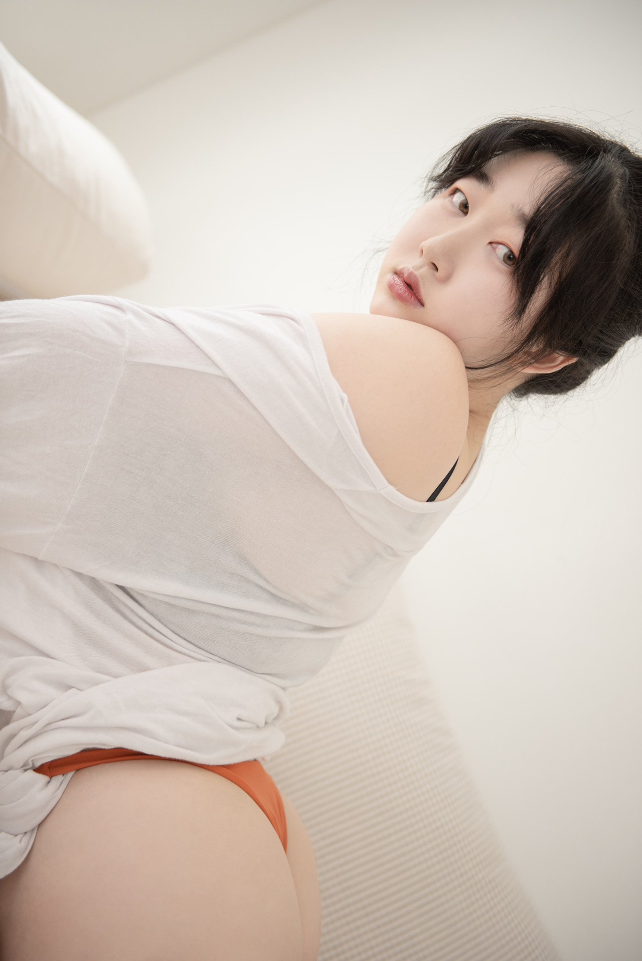 Soonjin 순진이, Photobook ‘T-Shirt’の写真 28