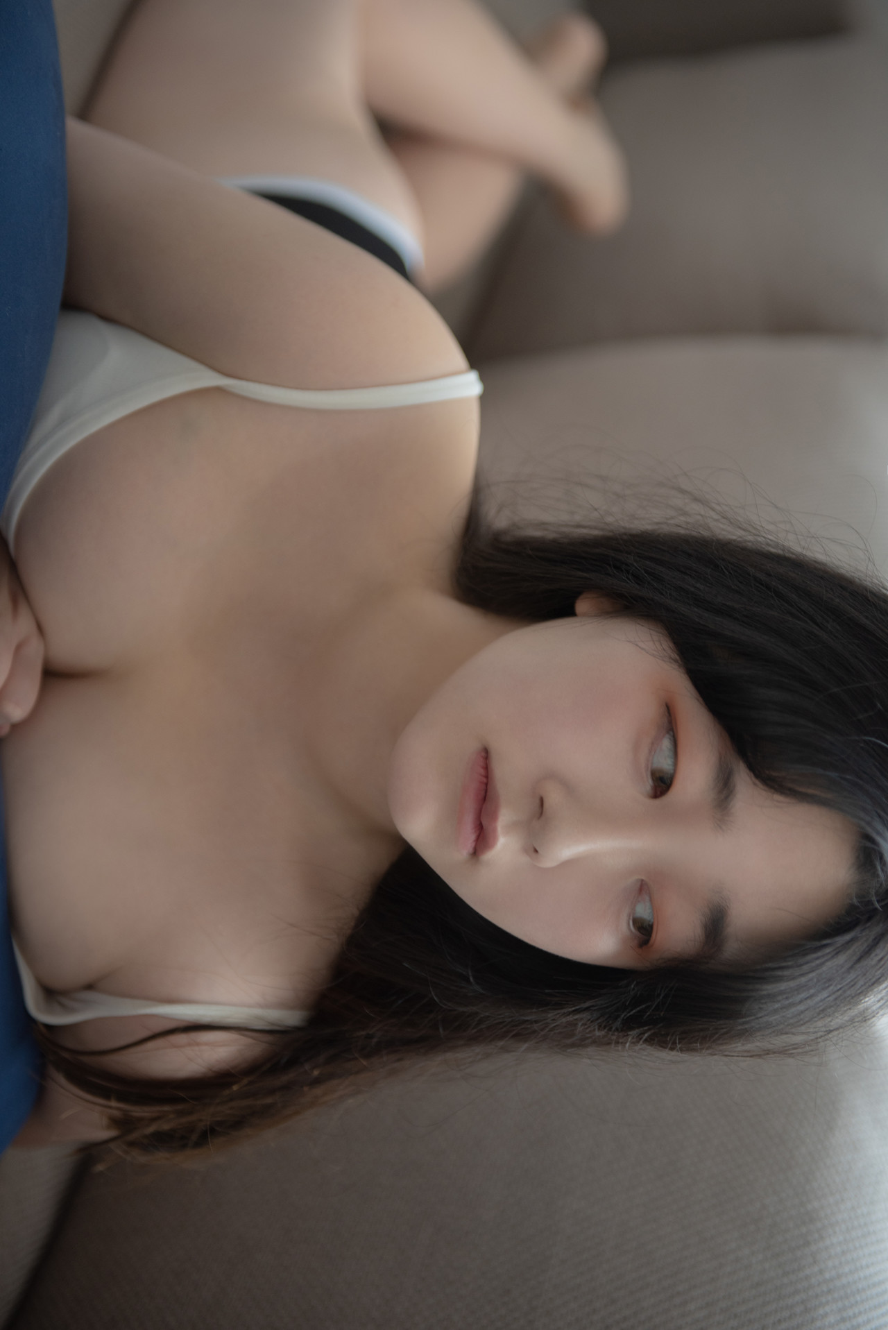 Soonjin 순진이, Photobook ‘Dolphin’の写真 22