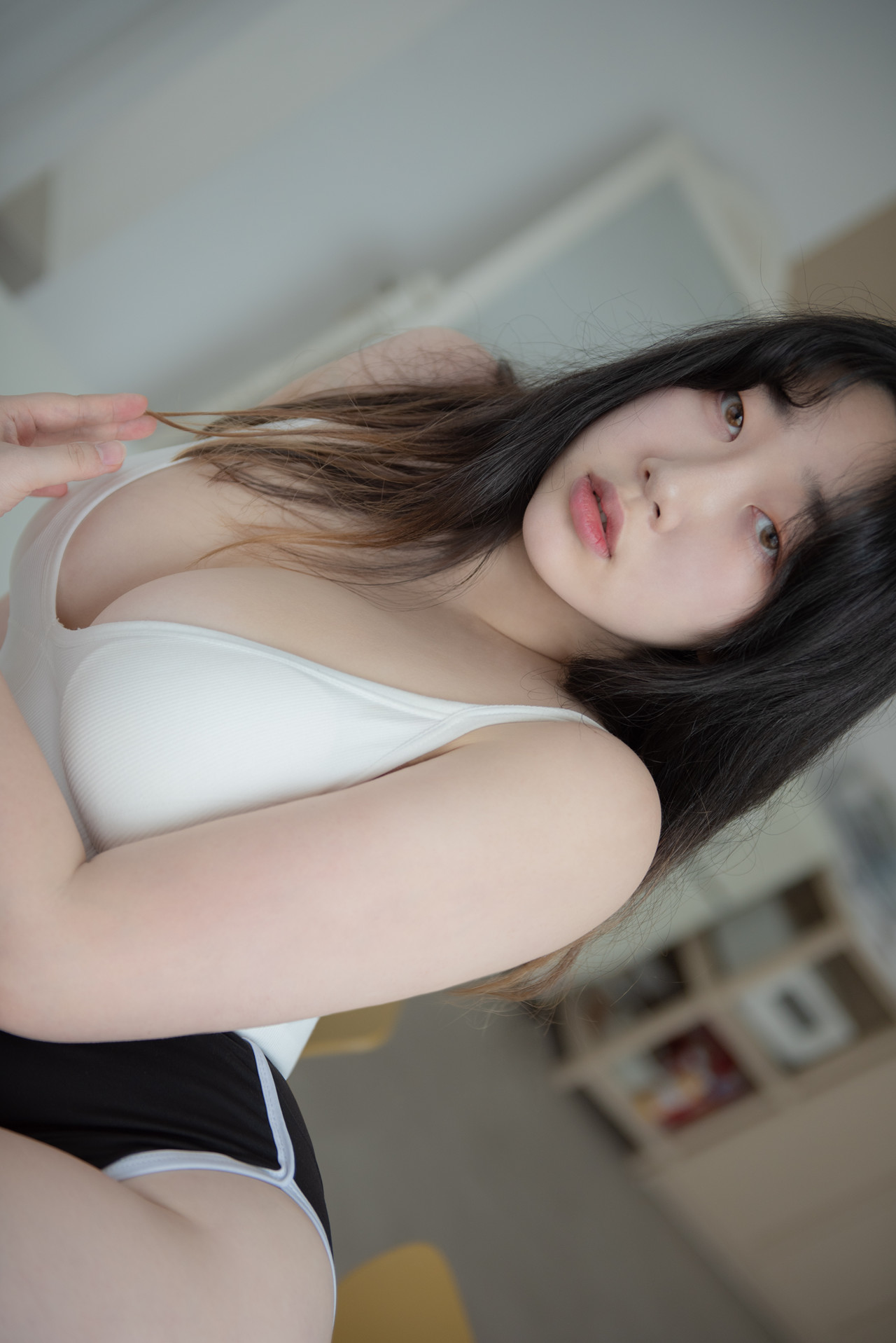 Soonjin 순진이, Photobook ‘Dolphin’の写真 28